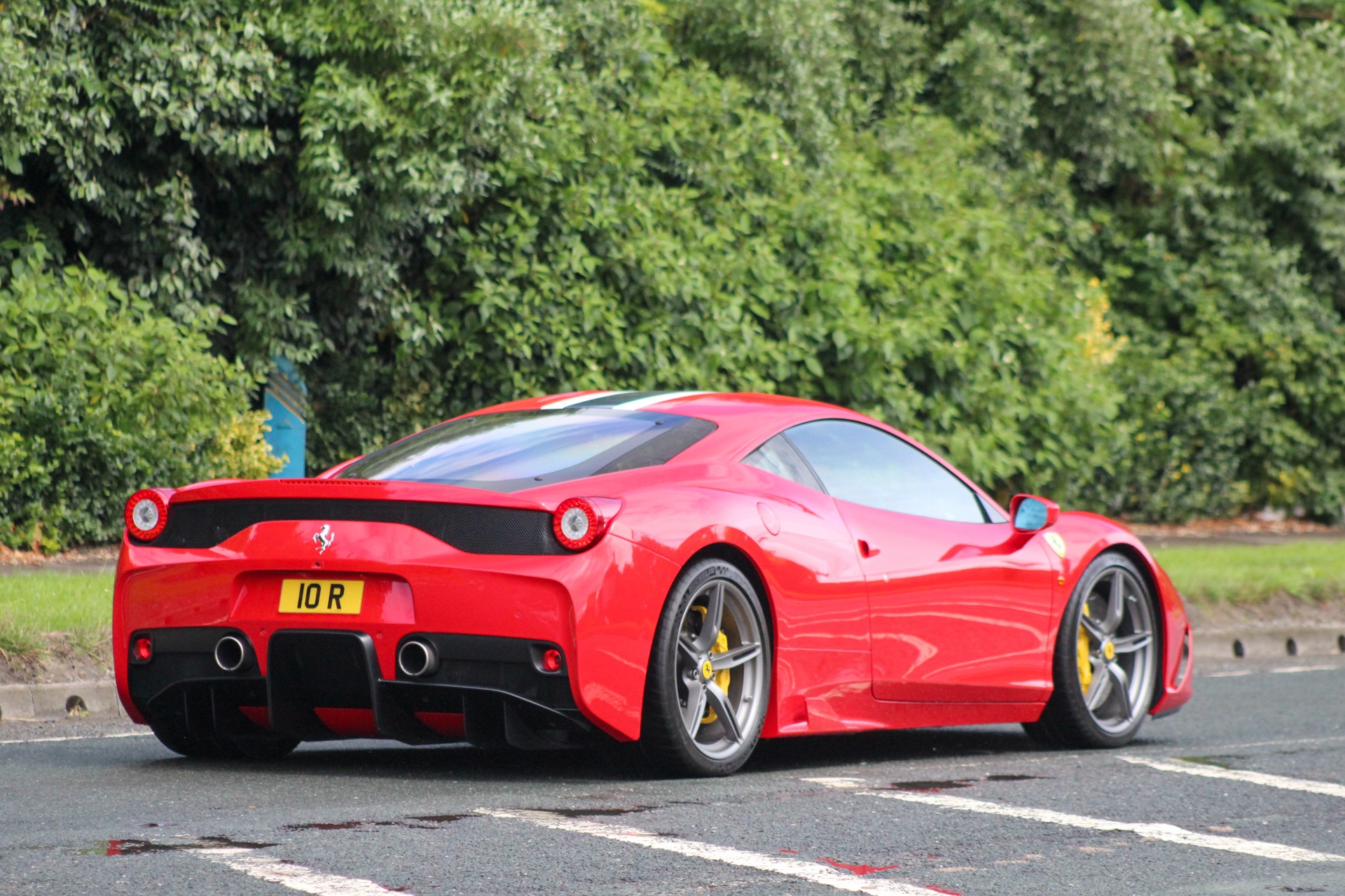 10 R spotted on Ferrari 458