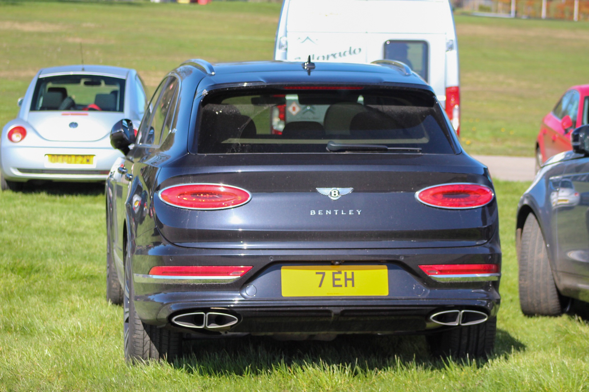7 EH spotted on Bentley Bentayga