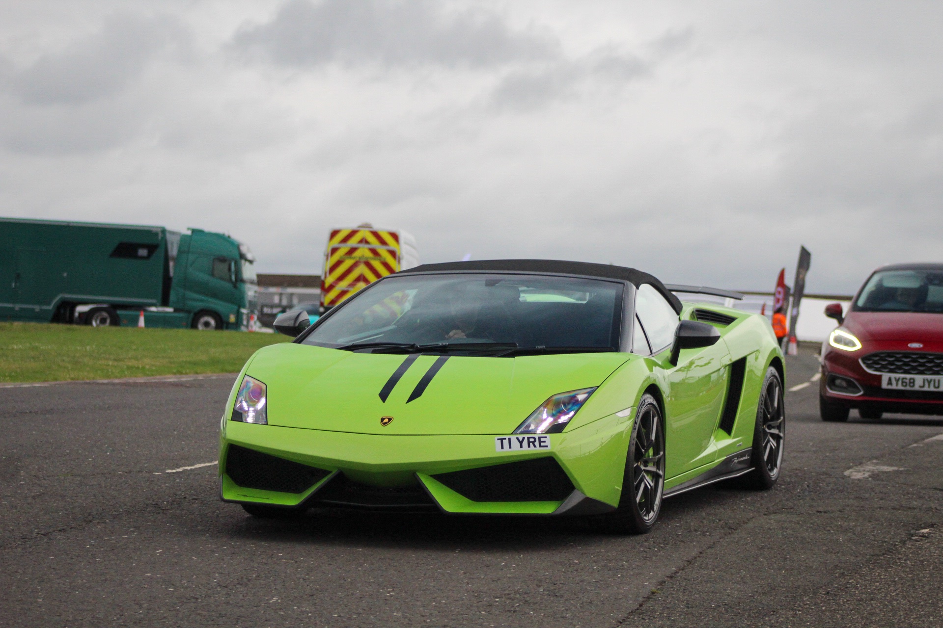 T1 YRE spotted on Lamborghini Gallardo Performante
