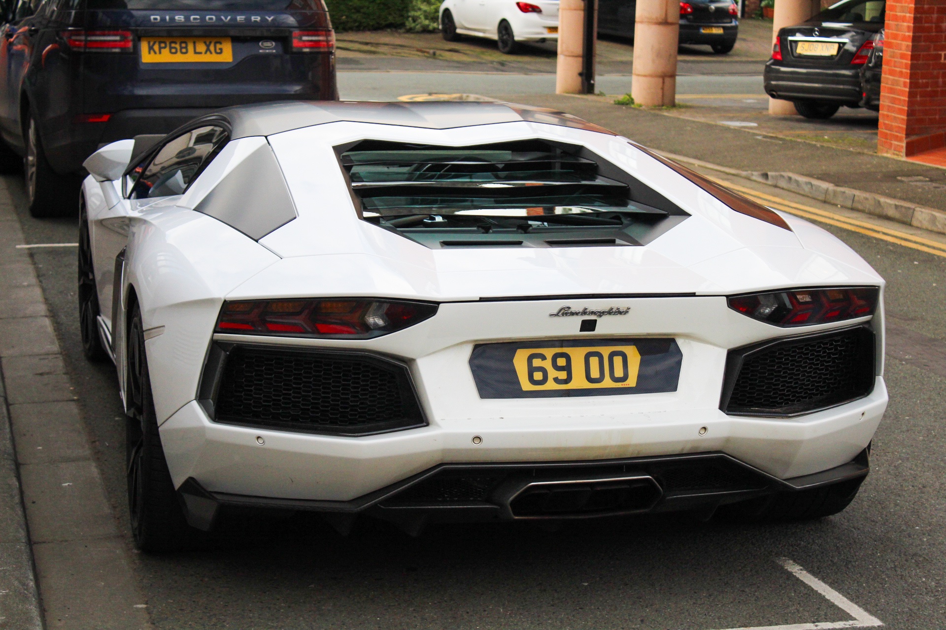 69 OO spotted on Lamborghini Aventador