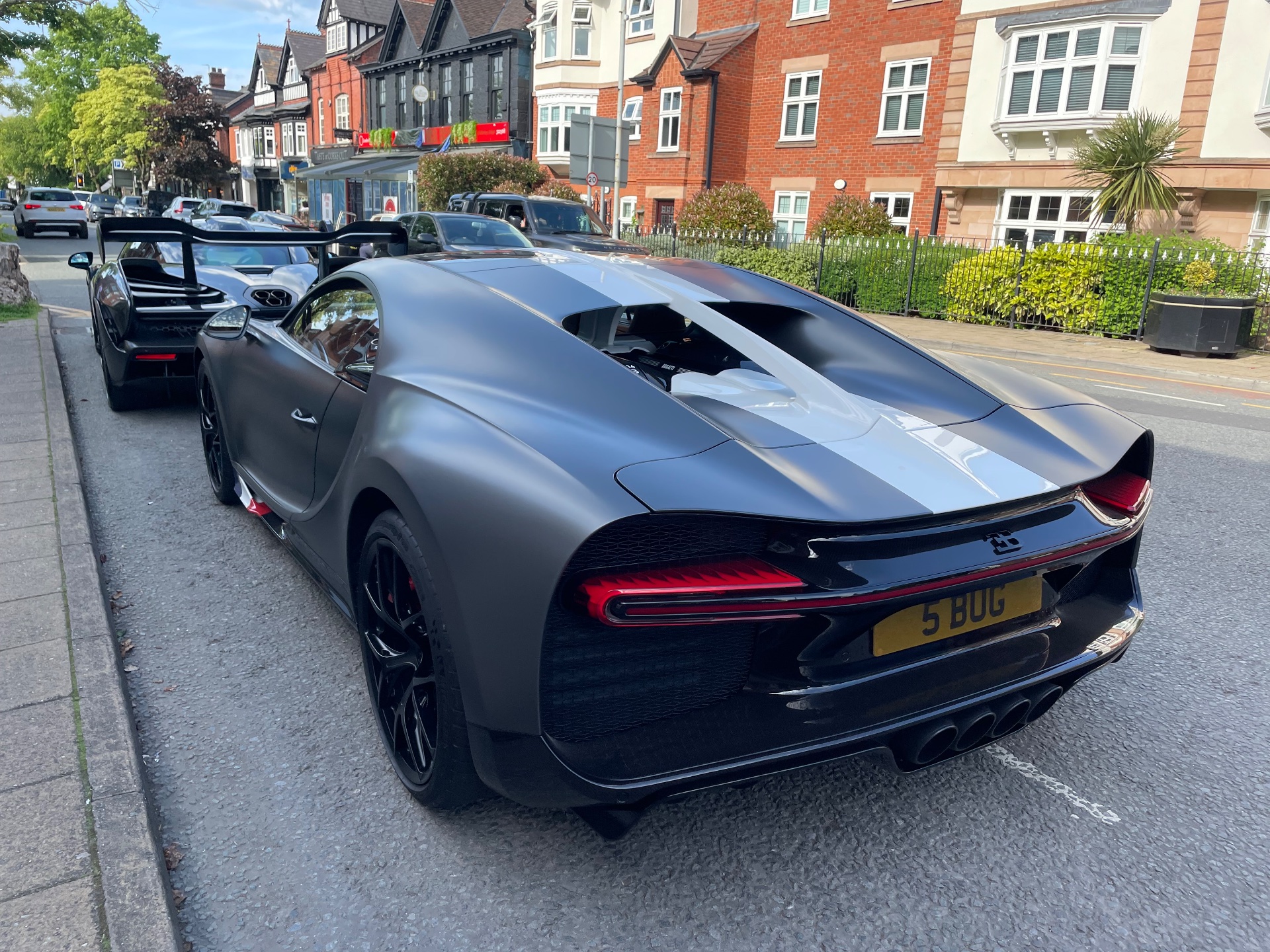 5 BUG spotted on Bugatti Chiron