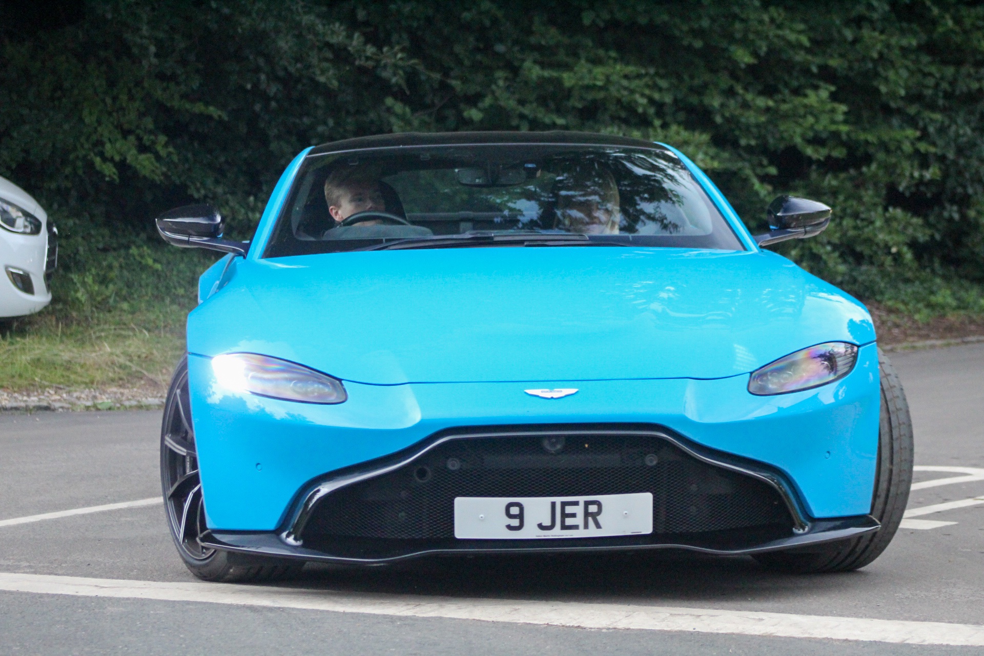 9 JER spotted on Aston Martin V8 Vantage
