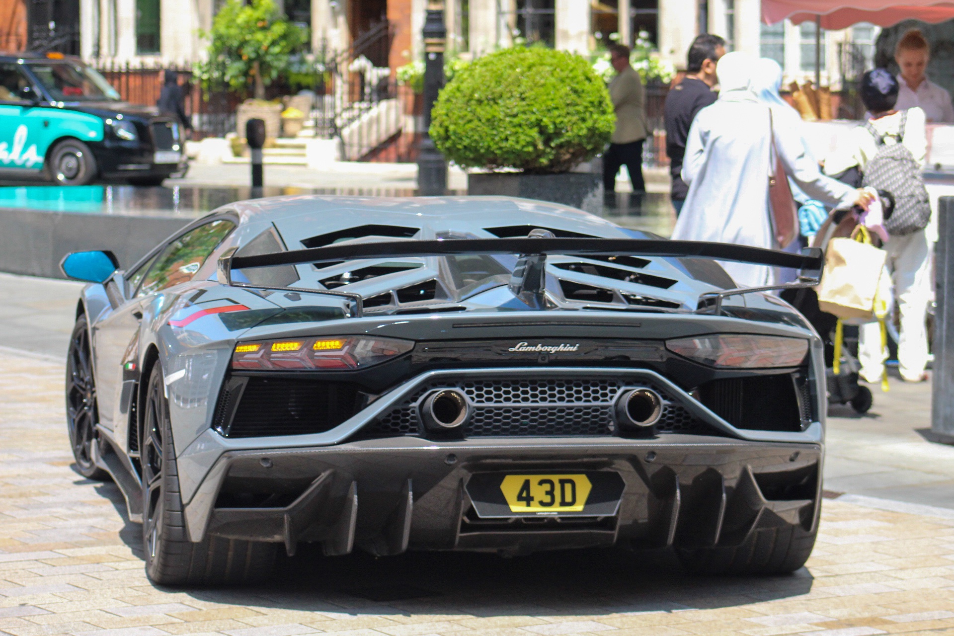 43 D spotted on Lamborghini Aventador SVJ