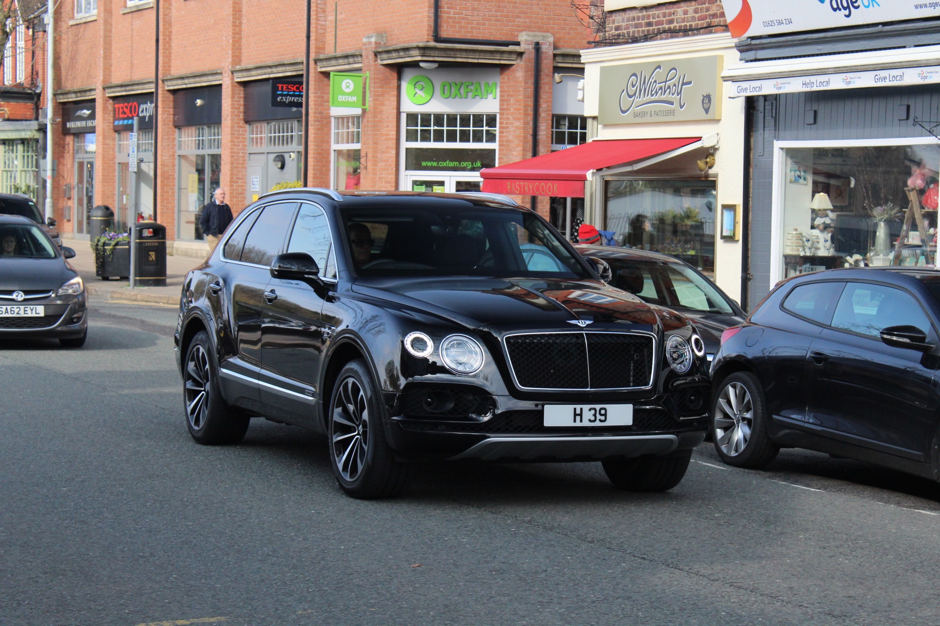 H 39 spotted on Bentley Bentayga
