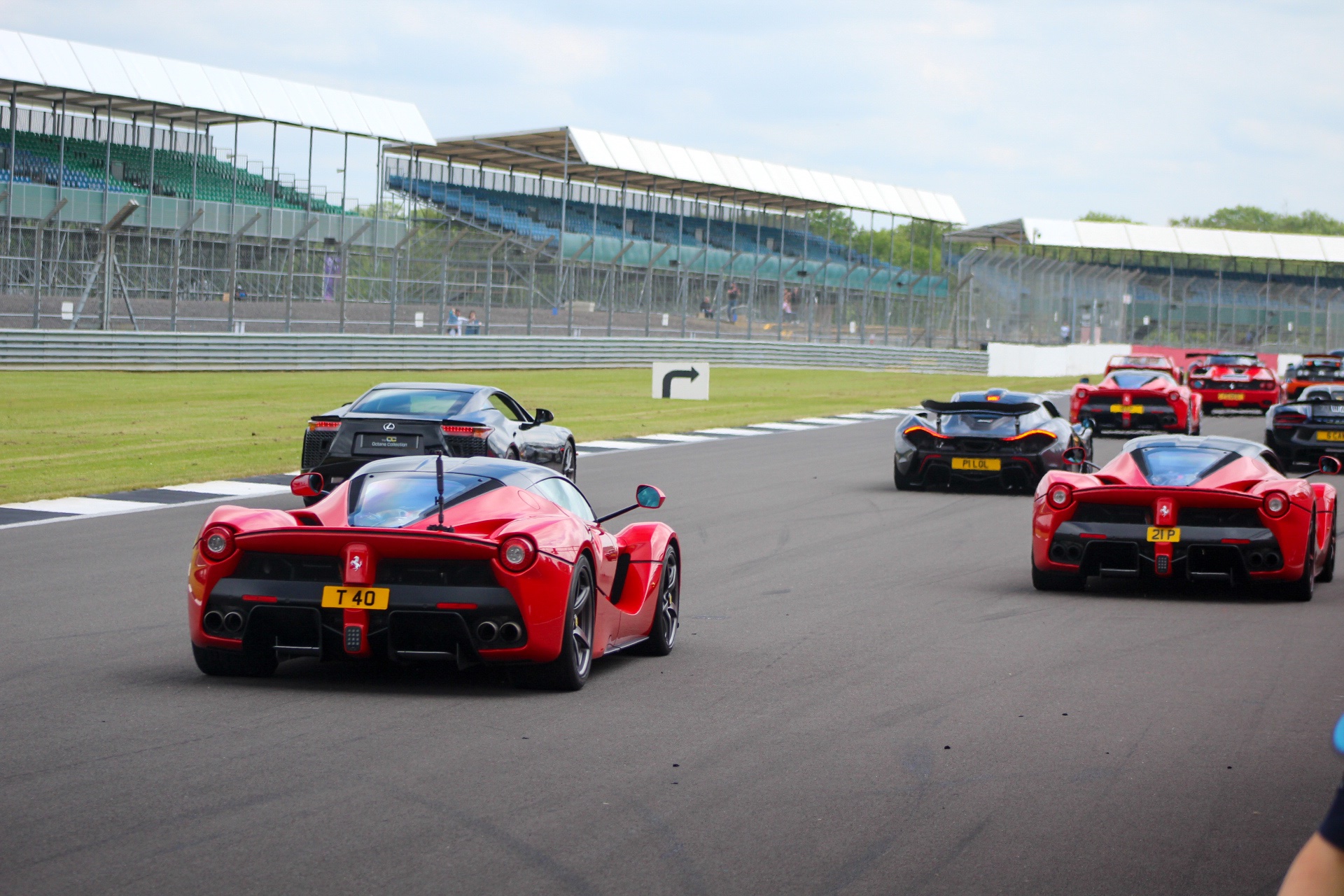 T 40 spotted on Ferrari LaFerrari