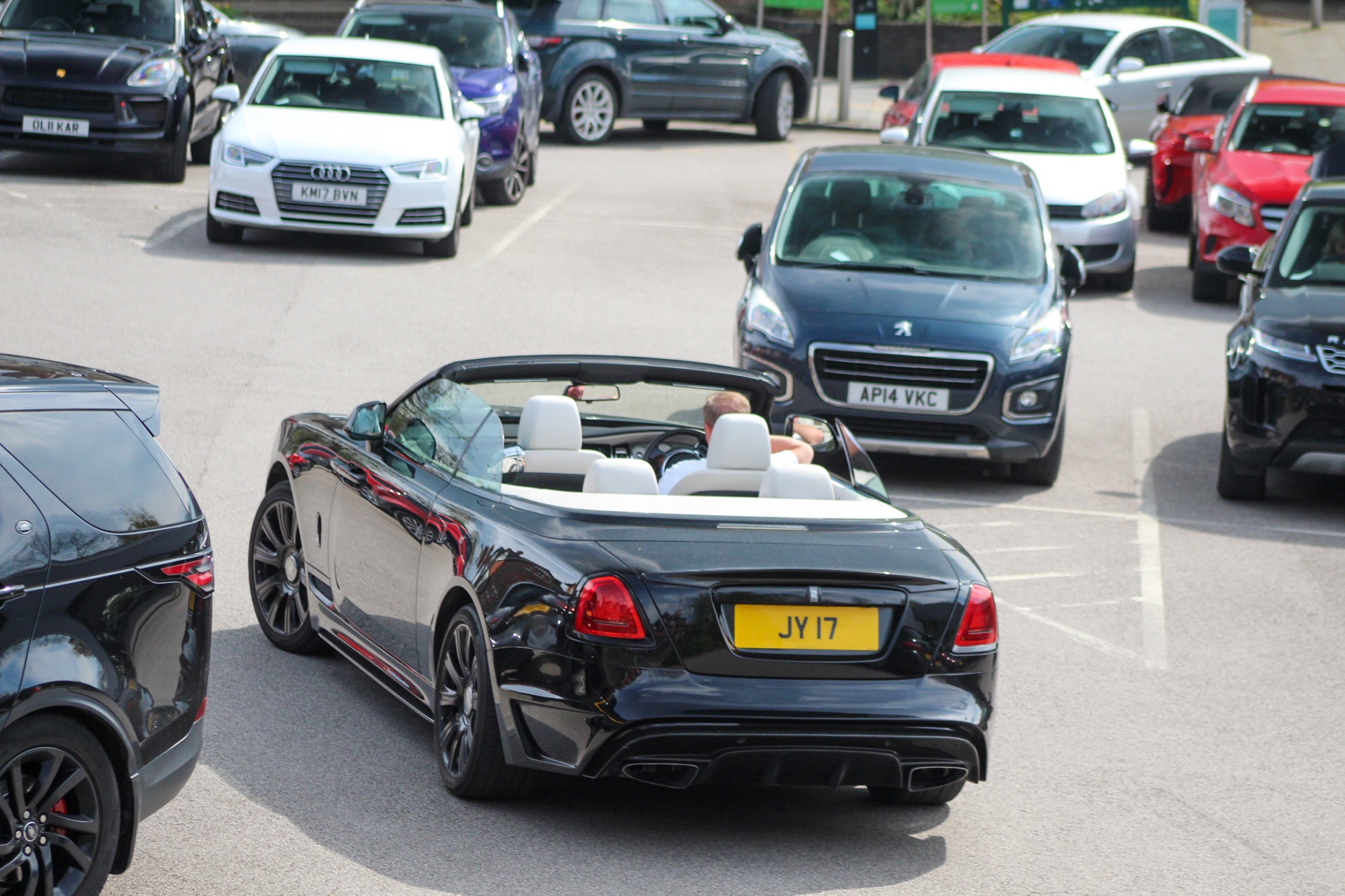 JY 17 spotted on Rolls-Royce Dawn