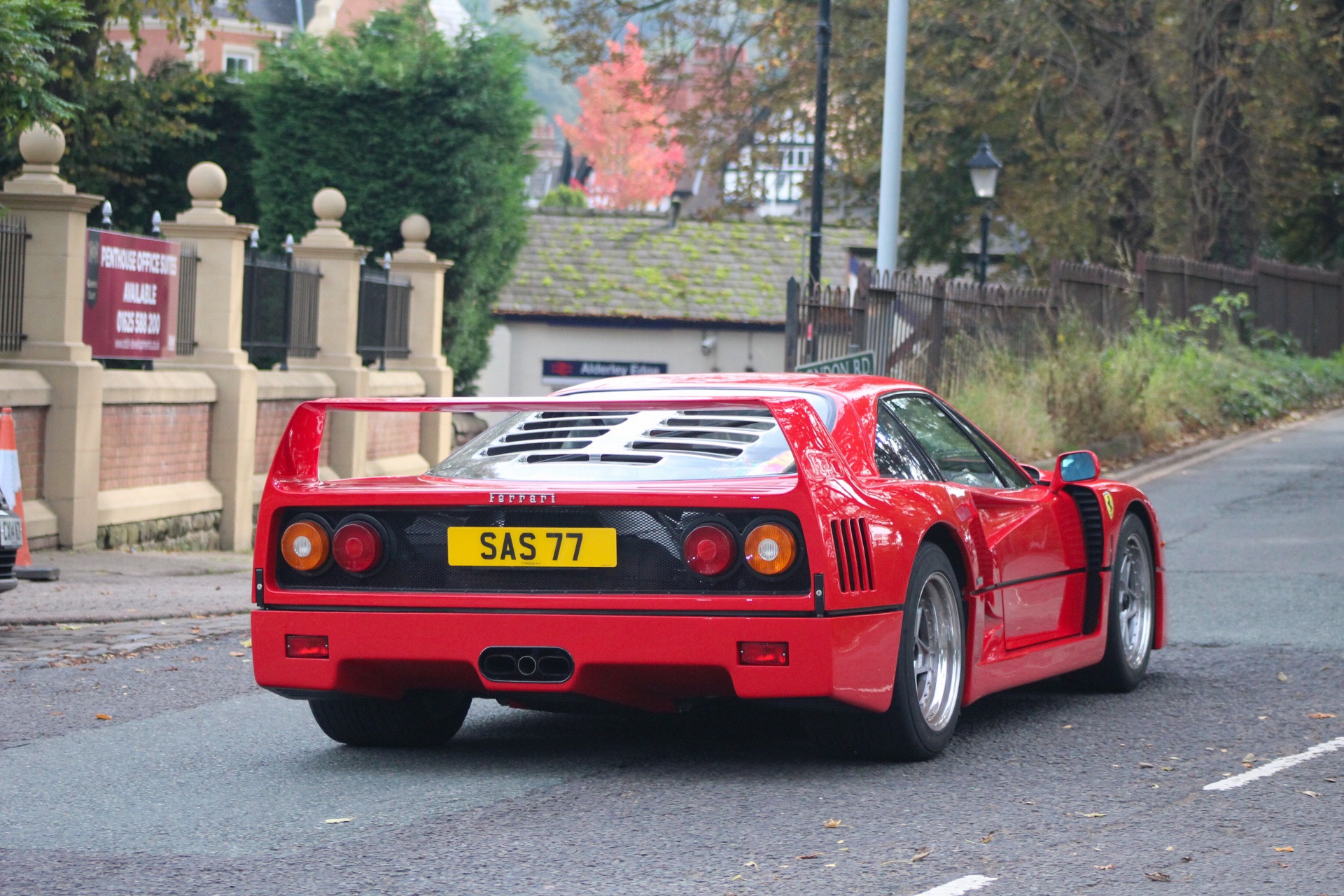 SAS 77 spotted on Ferrari F40