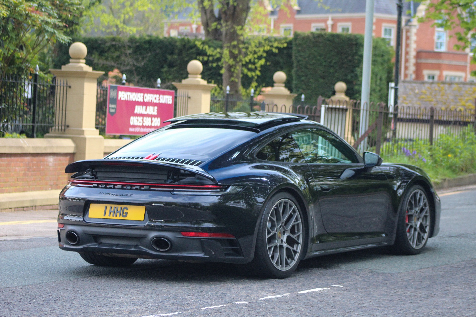 1 HHG spotted on Porsche 911 Carrera 4S