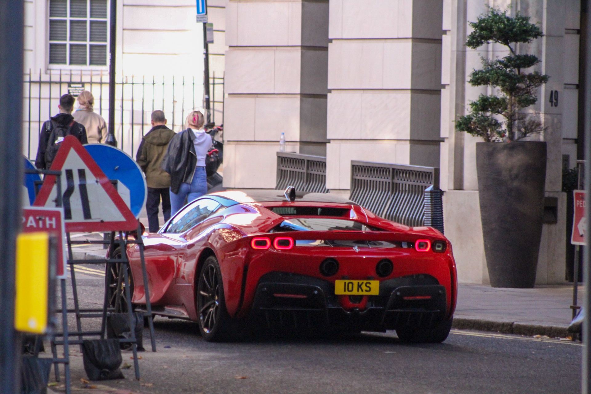 10 KS spotted on Ferrari SF90