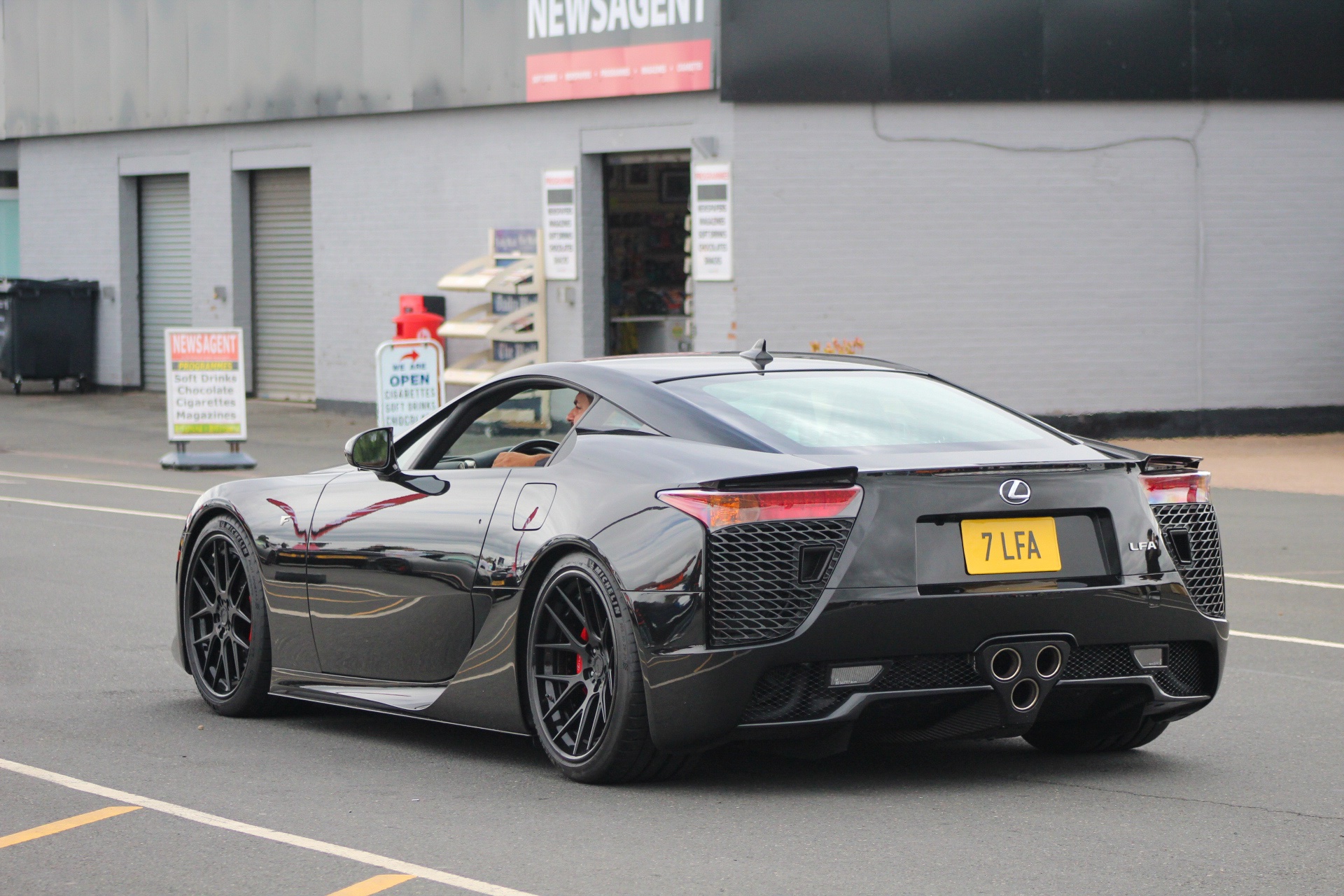7 LFA spotted on Lexus LFA