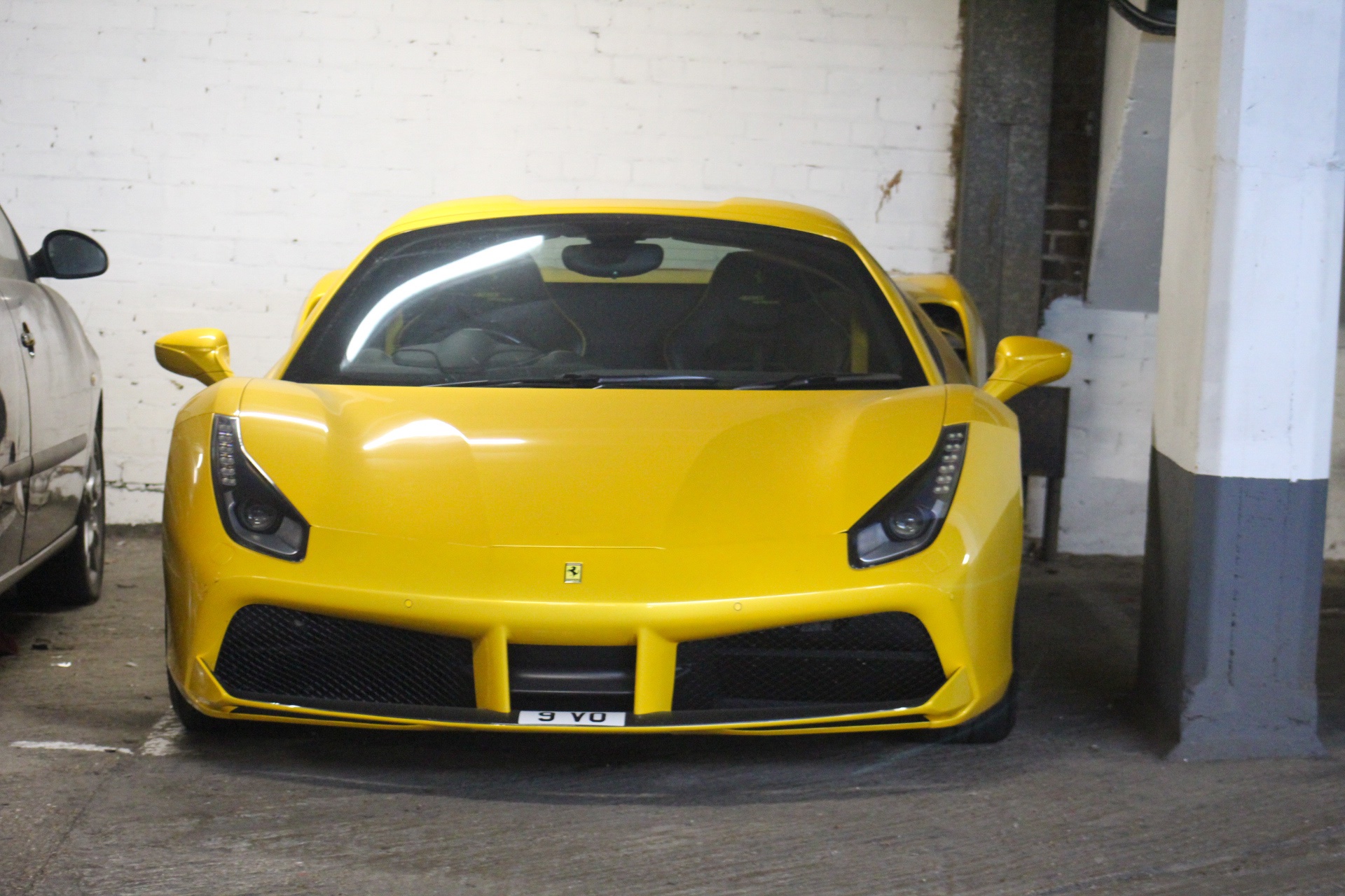 9 VU spotted on Ferrari 488