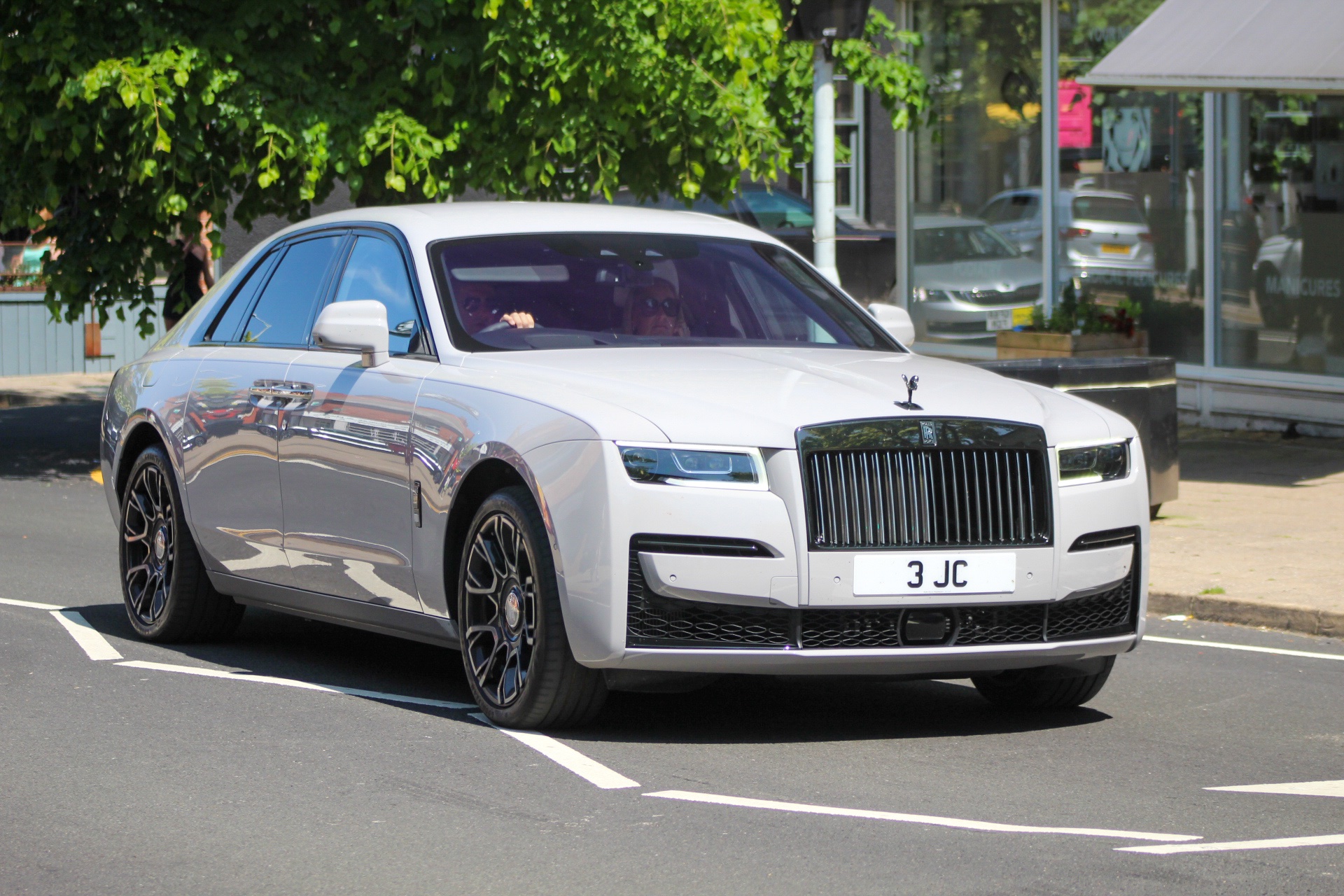 3 JC spotted on Rolls-Royce Ghost