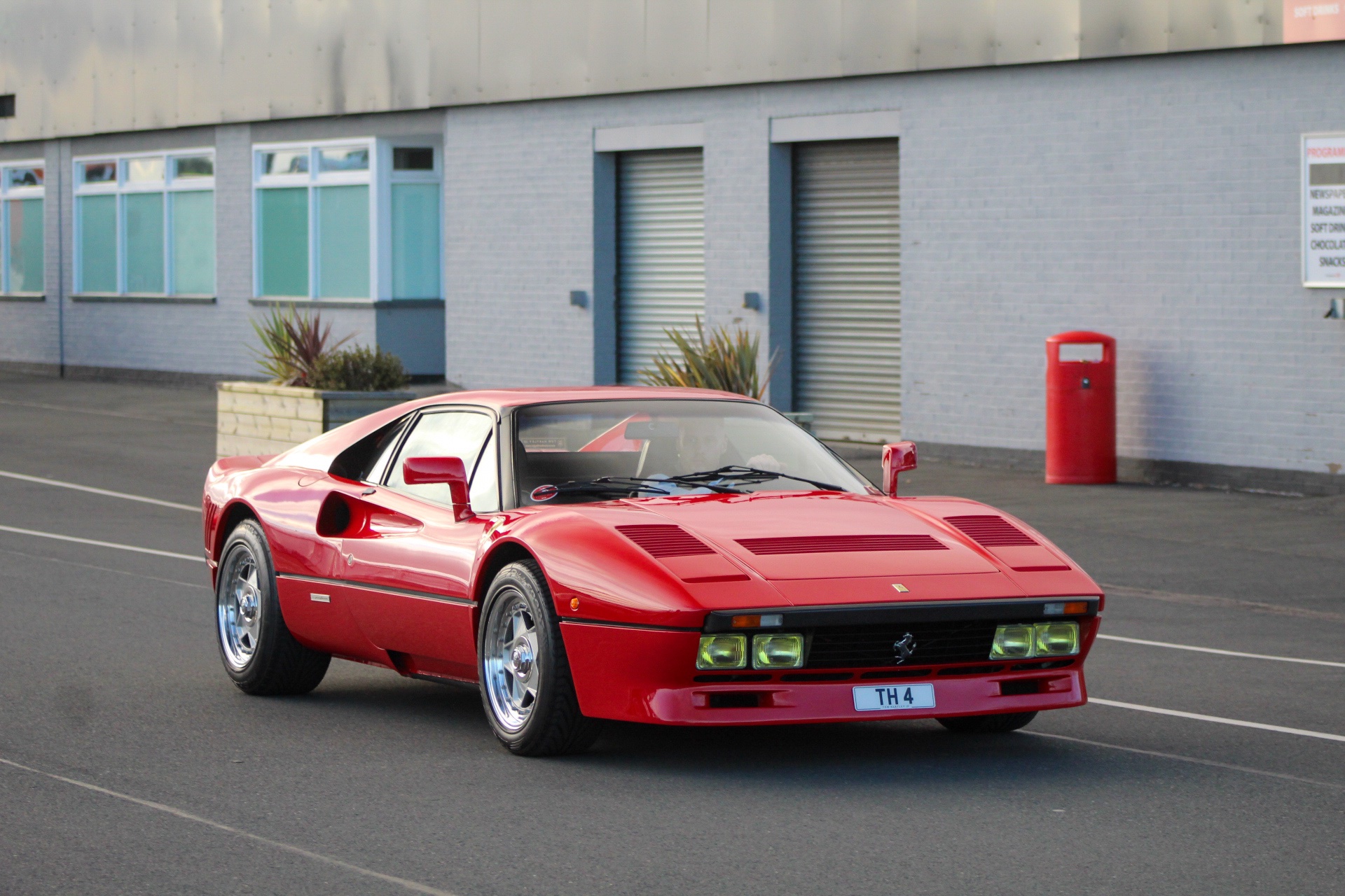 TH 4 spotted on Ferrari 288 GTO