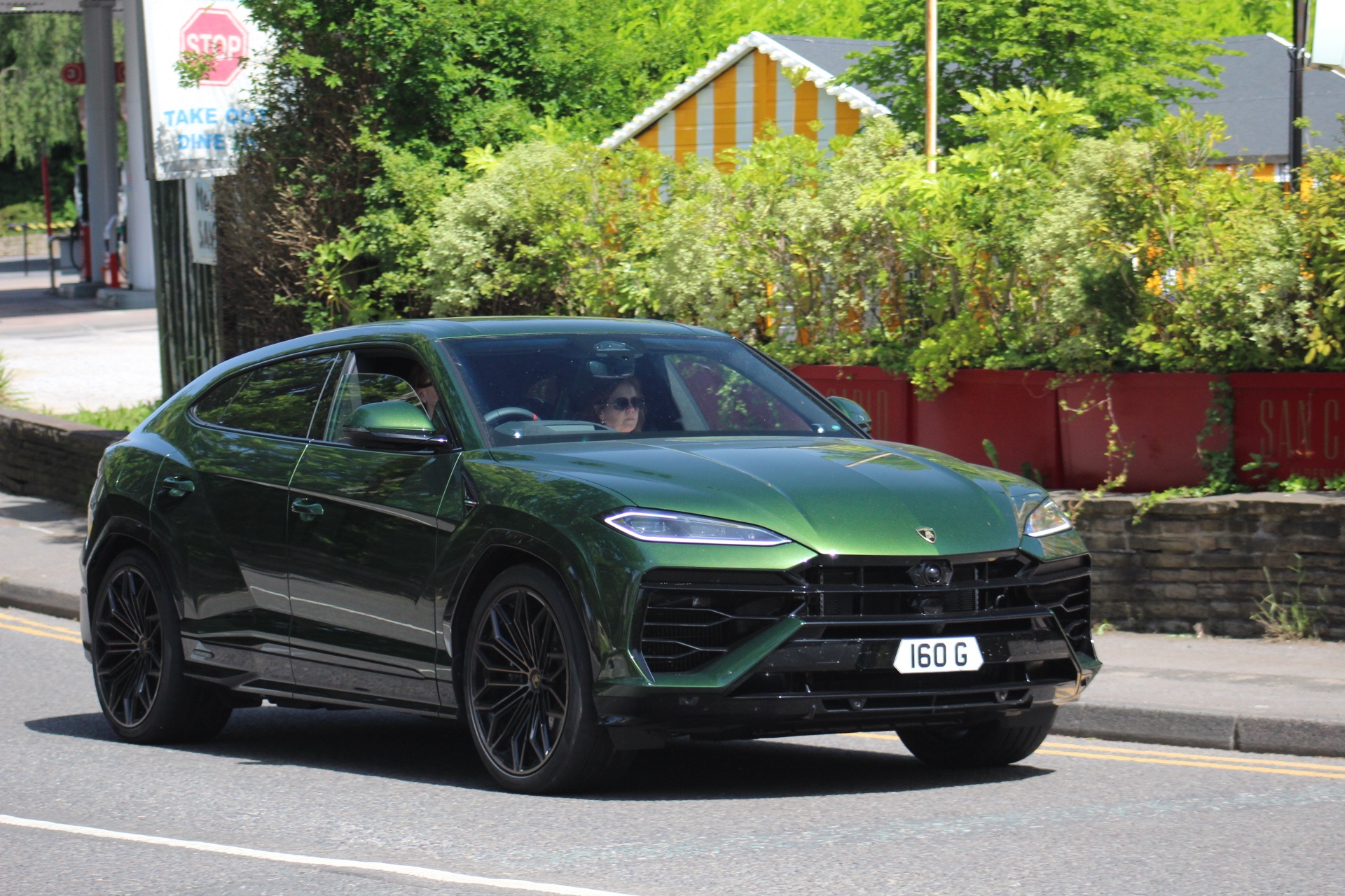 160 G spotted on Lamborghini Urus SE