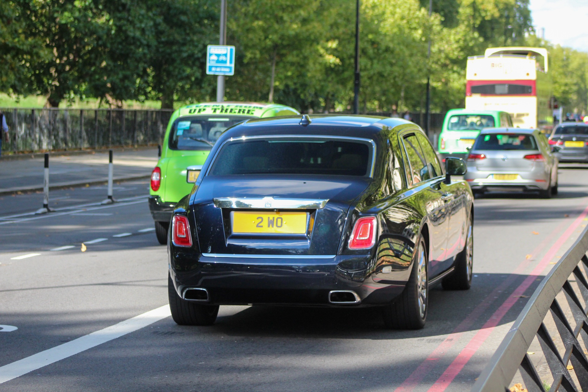 2 WO spotted on Rolls-Royce Phantom