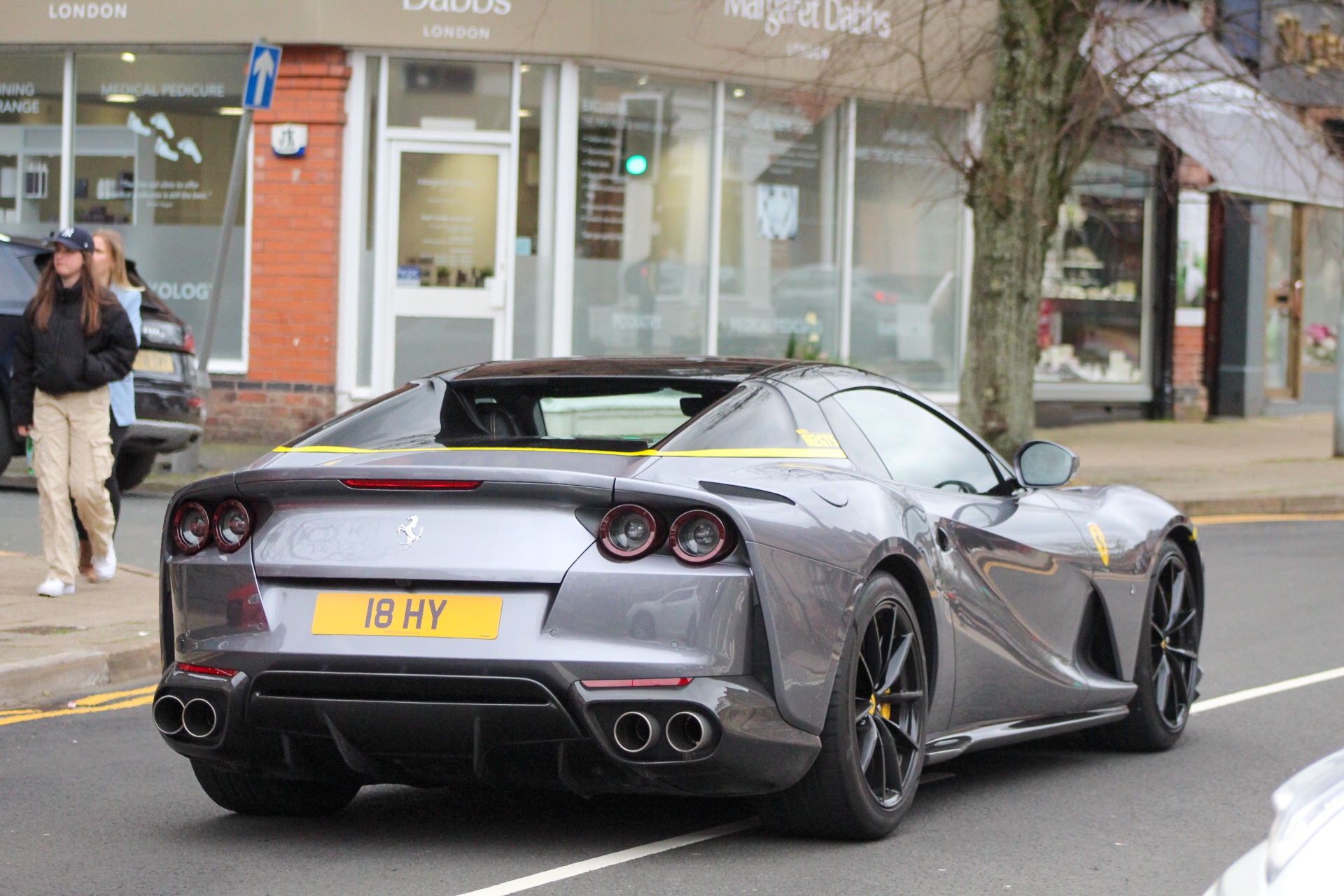 18 HY spotted on Ferrari 812 GTS