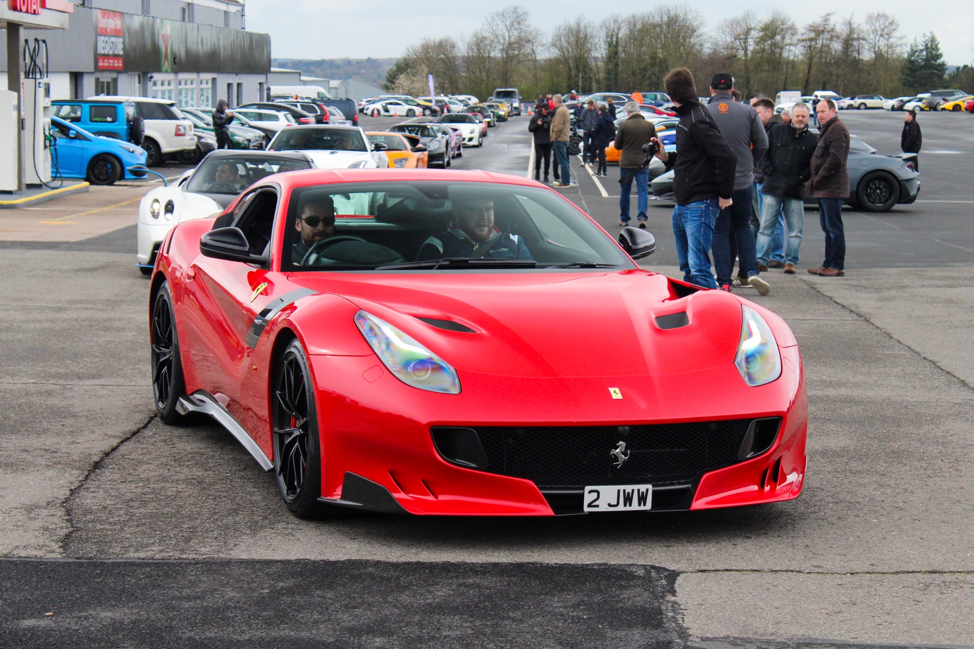 2 JWW spotted on Ferrari F12