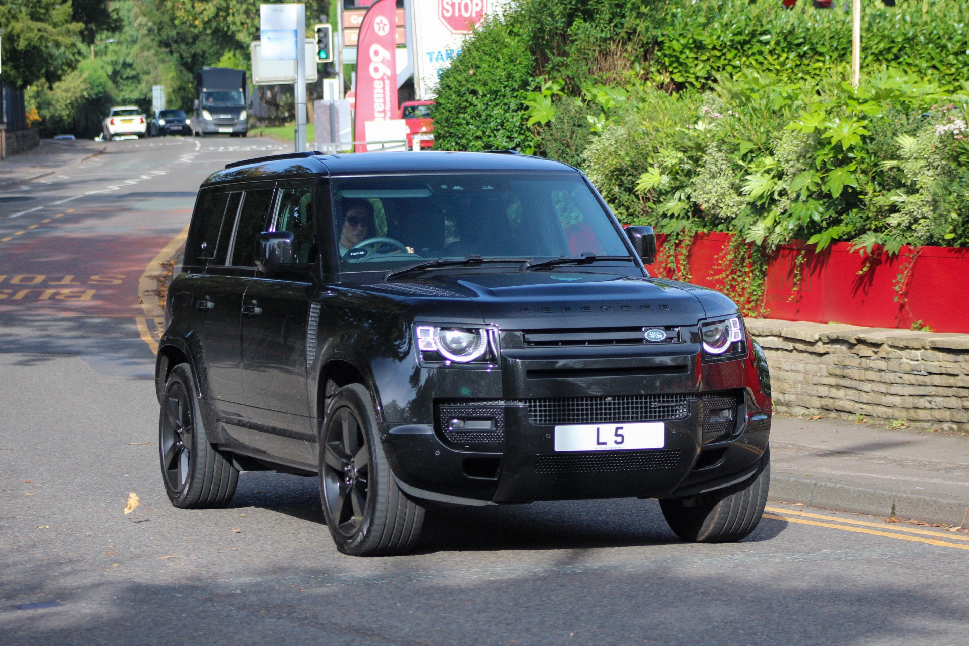 L 5 spotted on Land Rover Defender