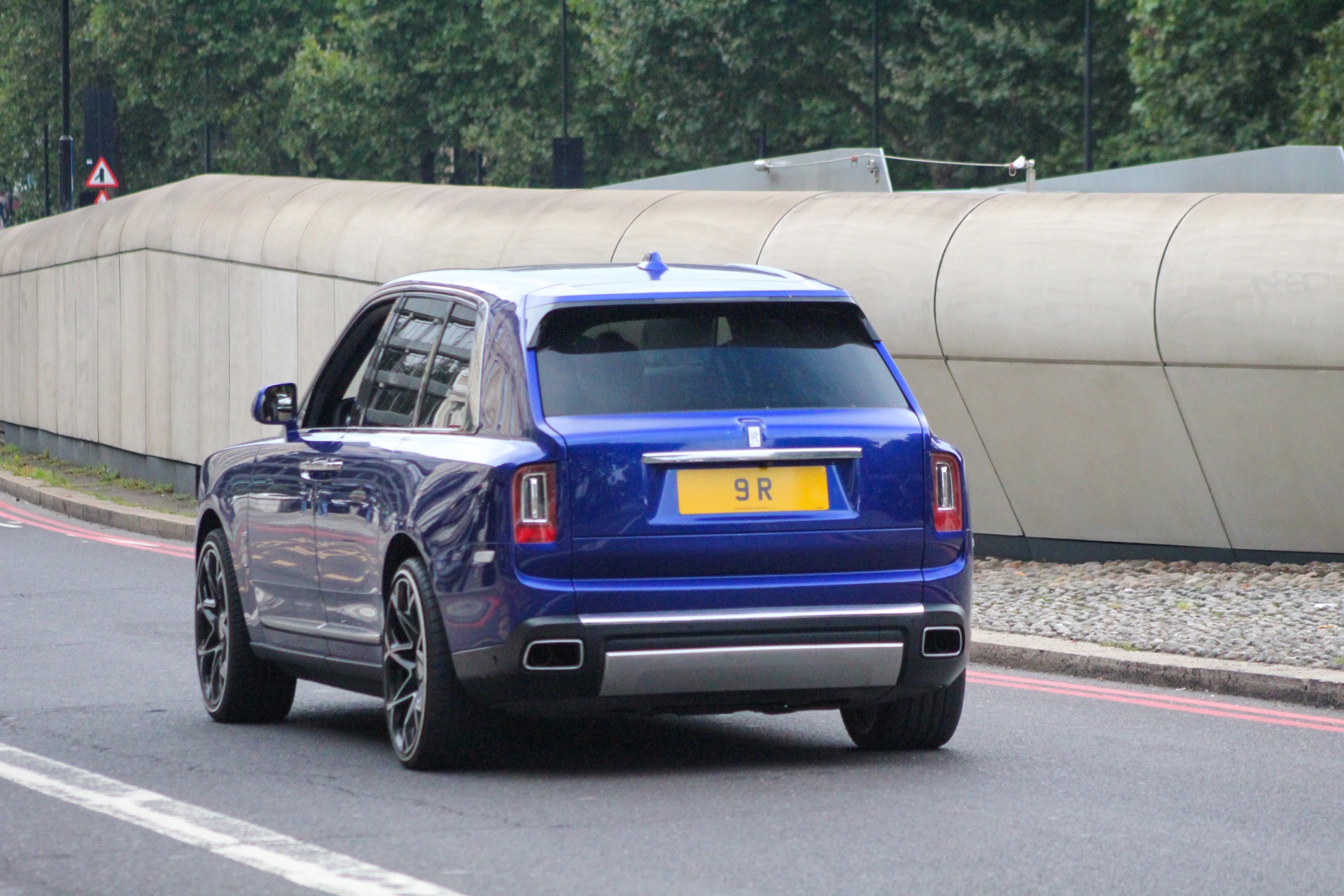 9 R spotted on Rolls-Royce Cullinan
