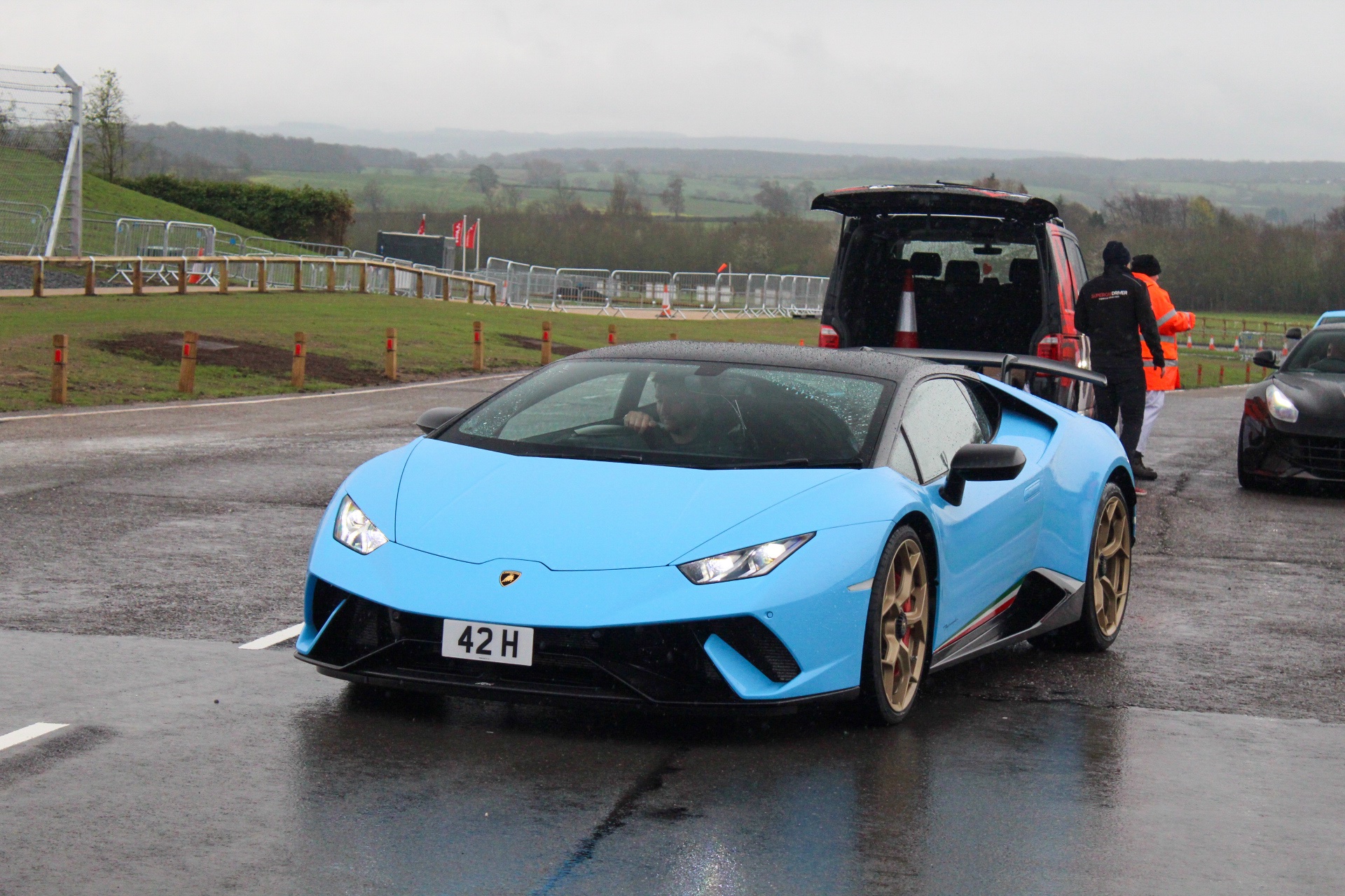 42 H spotted on Lamborghini Huracan