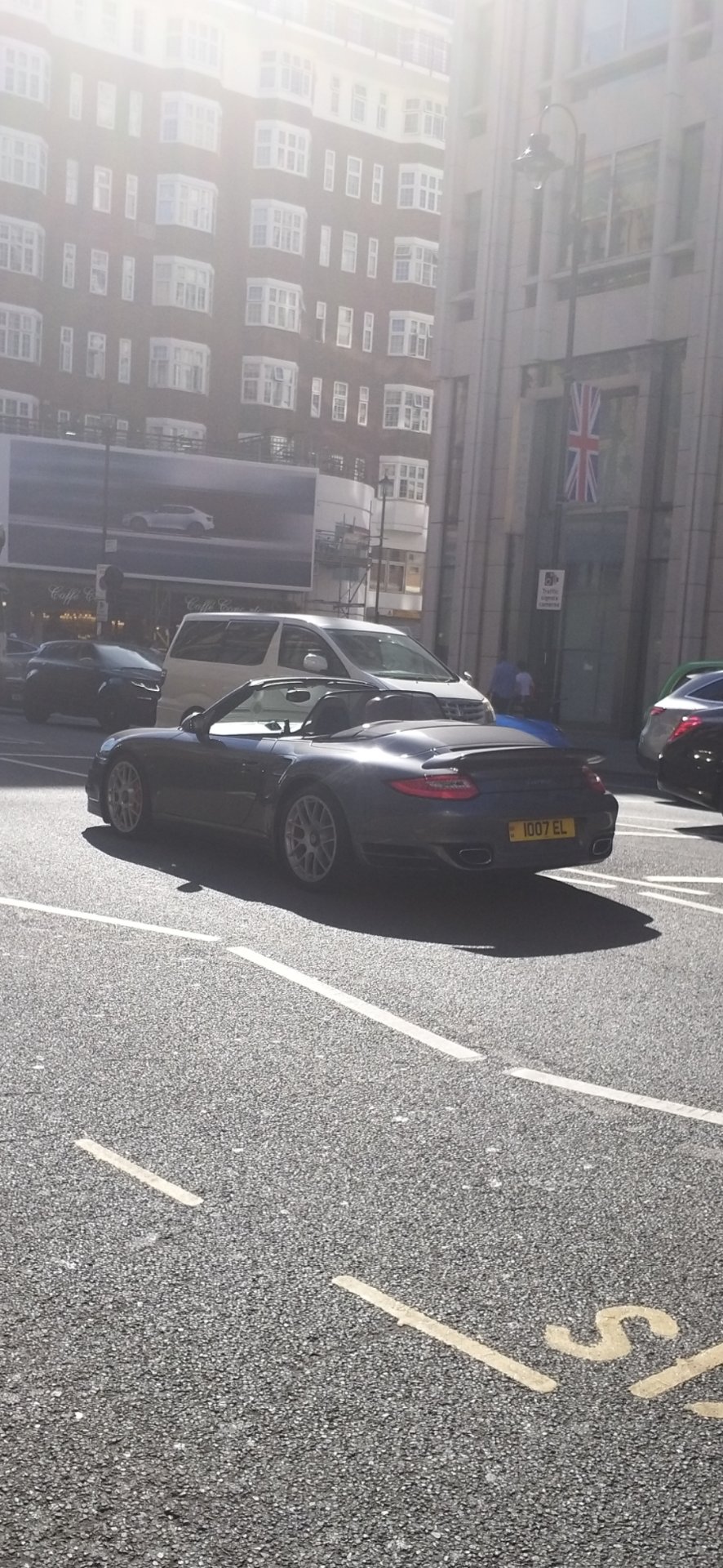 1007 EL spotted on Porsche 911