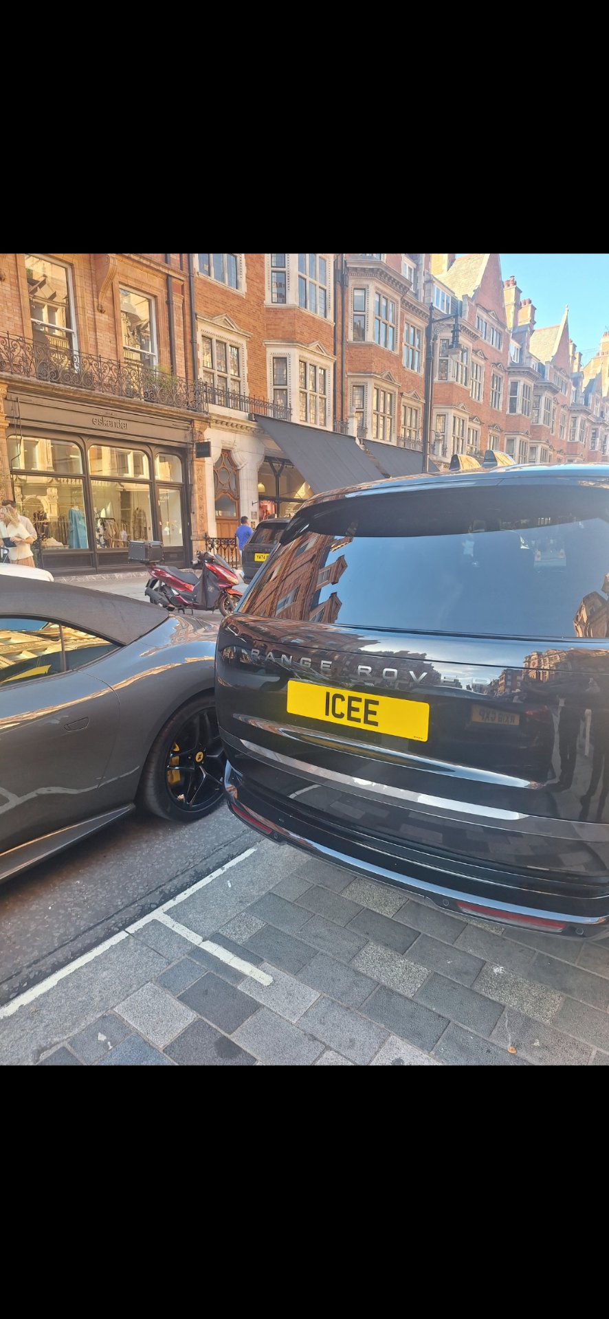 1 CEE spotted on Land Rover