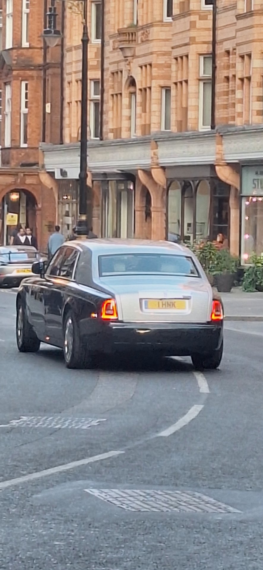 1 HNK spotted on Rolls-Royce Phantom
