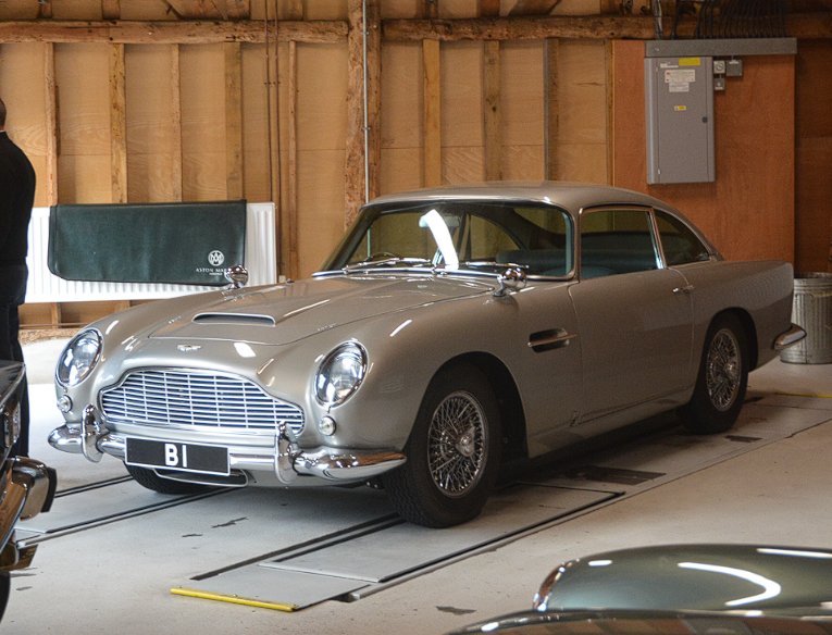 B 1 private number plate on a Aston Martin DB5, spotted in Hatfield