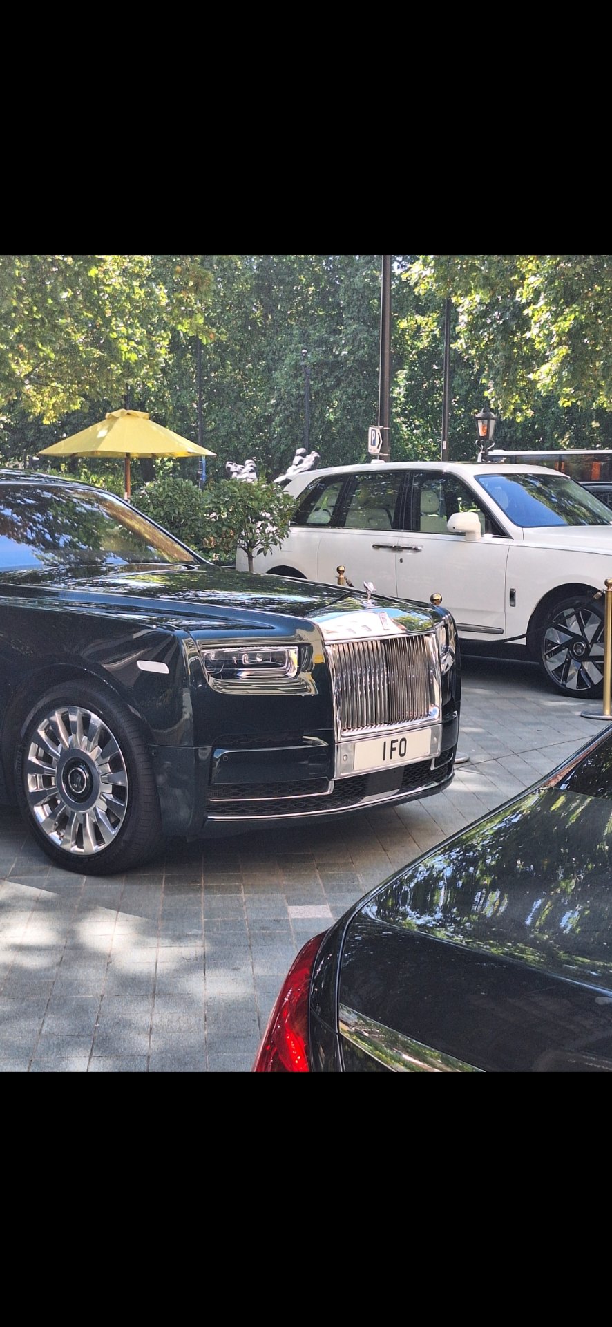 1 FO spotted on Rolls-Royce Phantom