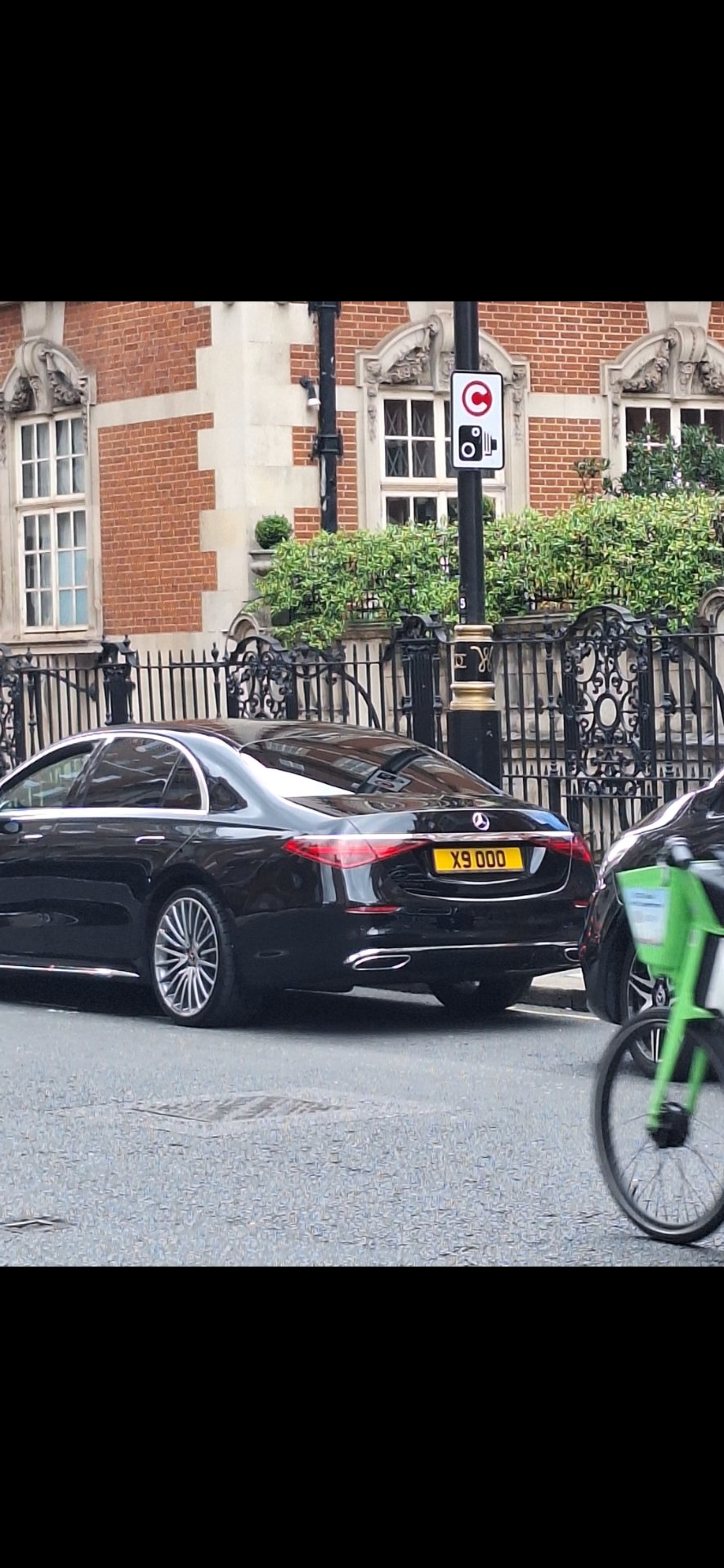X9 OOO private number plate on a Mercedes-Benz S-Class, spotted in London