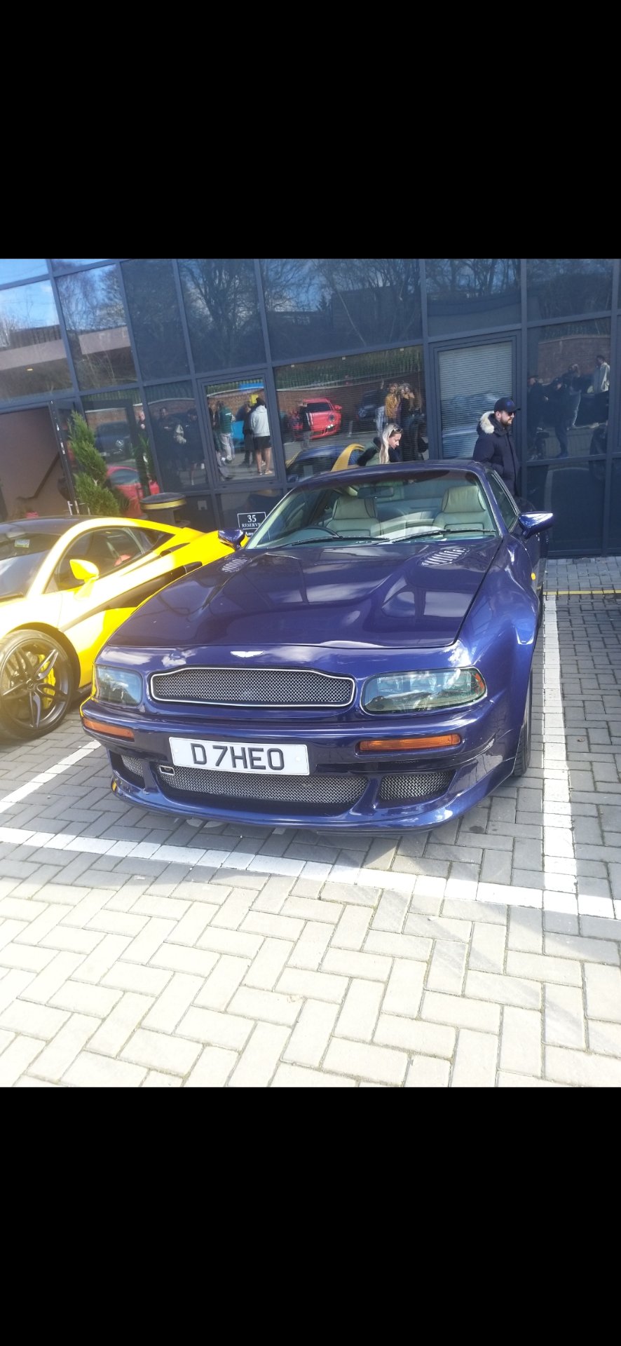 D7 HEO private number plate on a Aston Martin