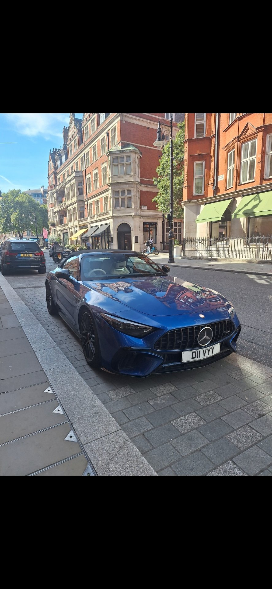 D11 VYY spotted on Mercedes-Benz SL