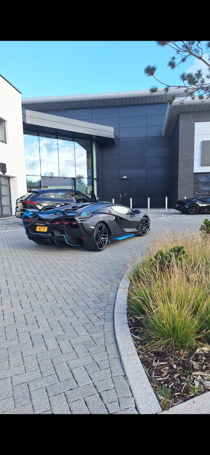 87 V spotted on Lamborghini