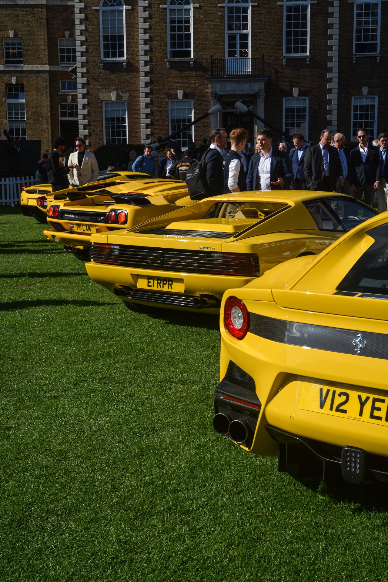 V12 YEL spotted on Ferrari F12