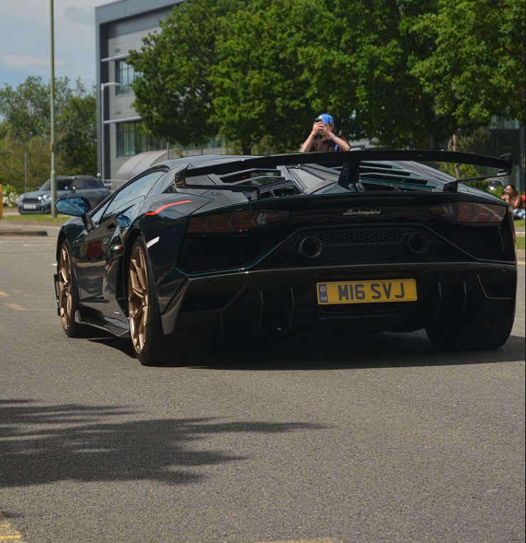 M16 SVJ spotted on Lamborghini Aventador