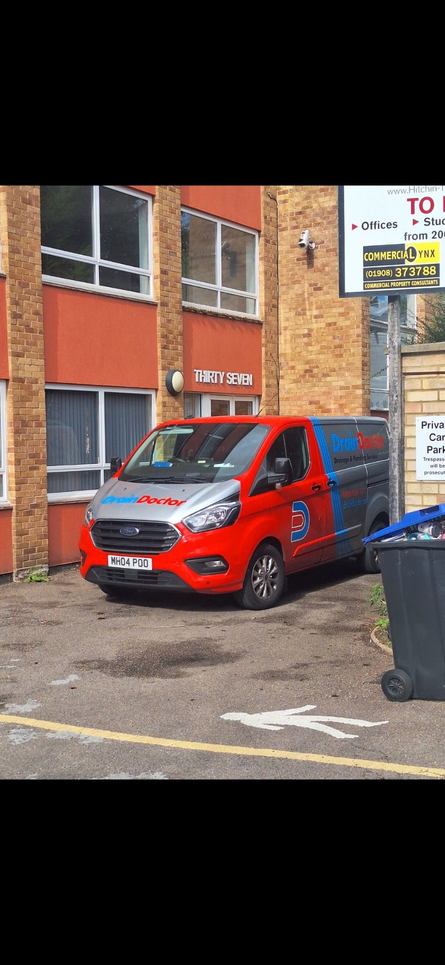 MH04 POO spotted on Ford Transit