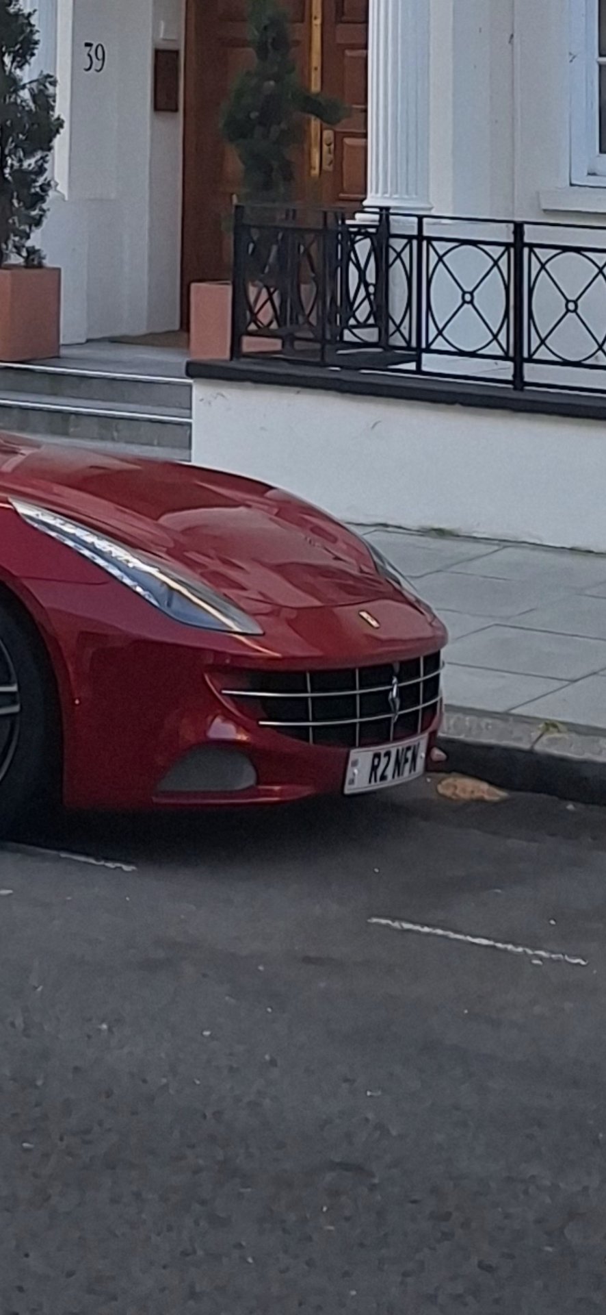 R2 NFN spotted on Ferrari FF