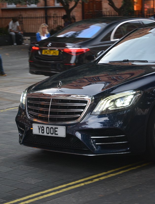 Y8 OOE private number plate on a Mercedes-Benz S-Class, spotted in London