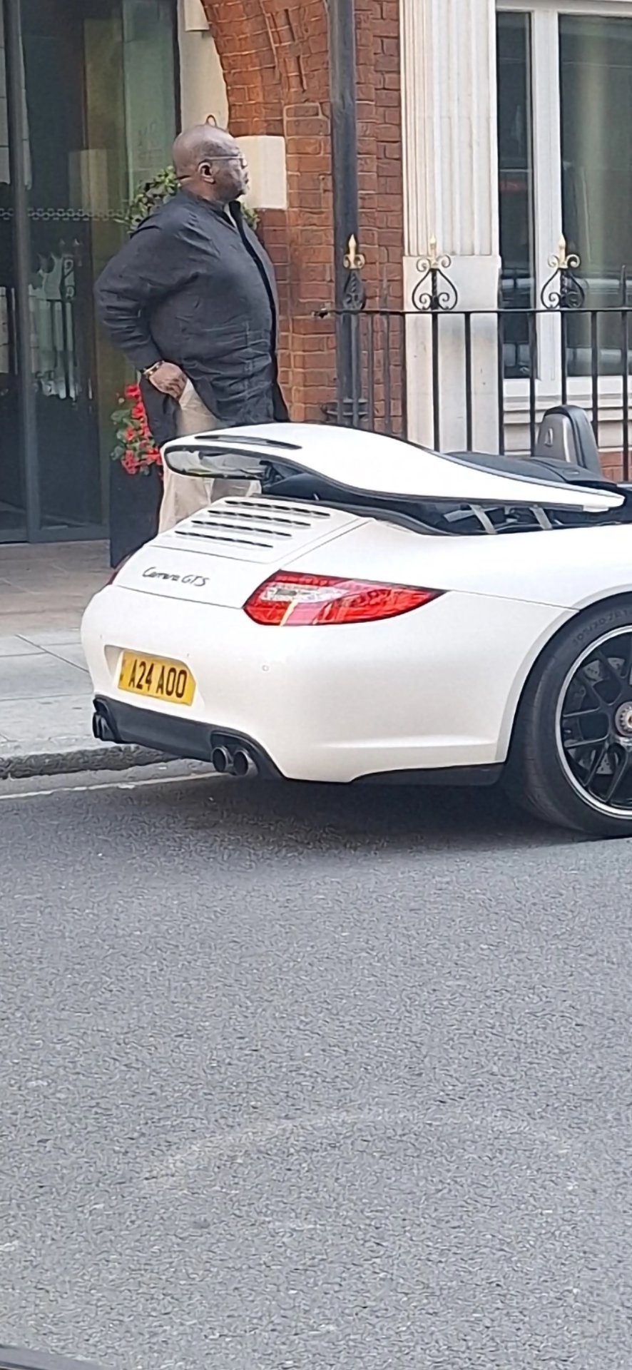 A24 AOO spotted on Porsche 911