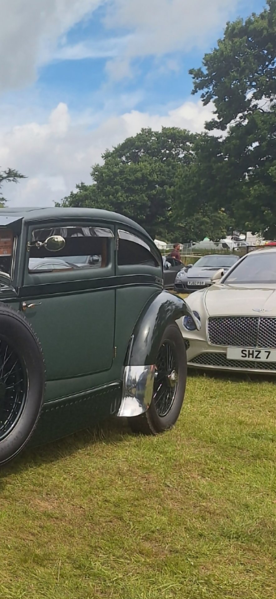SHZ 7 spotted on Bentley