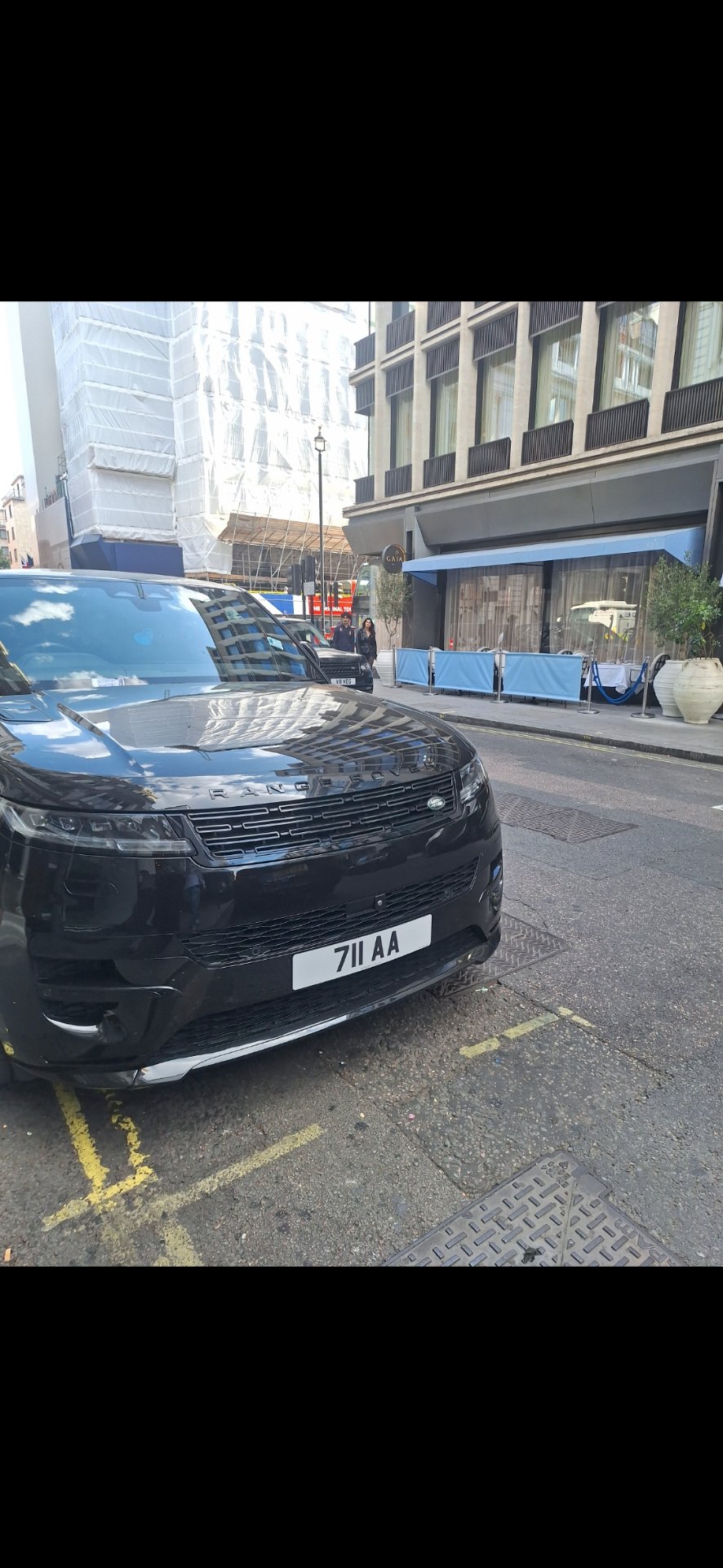 711 AA spotted on Land Rover Range Rover