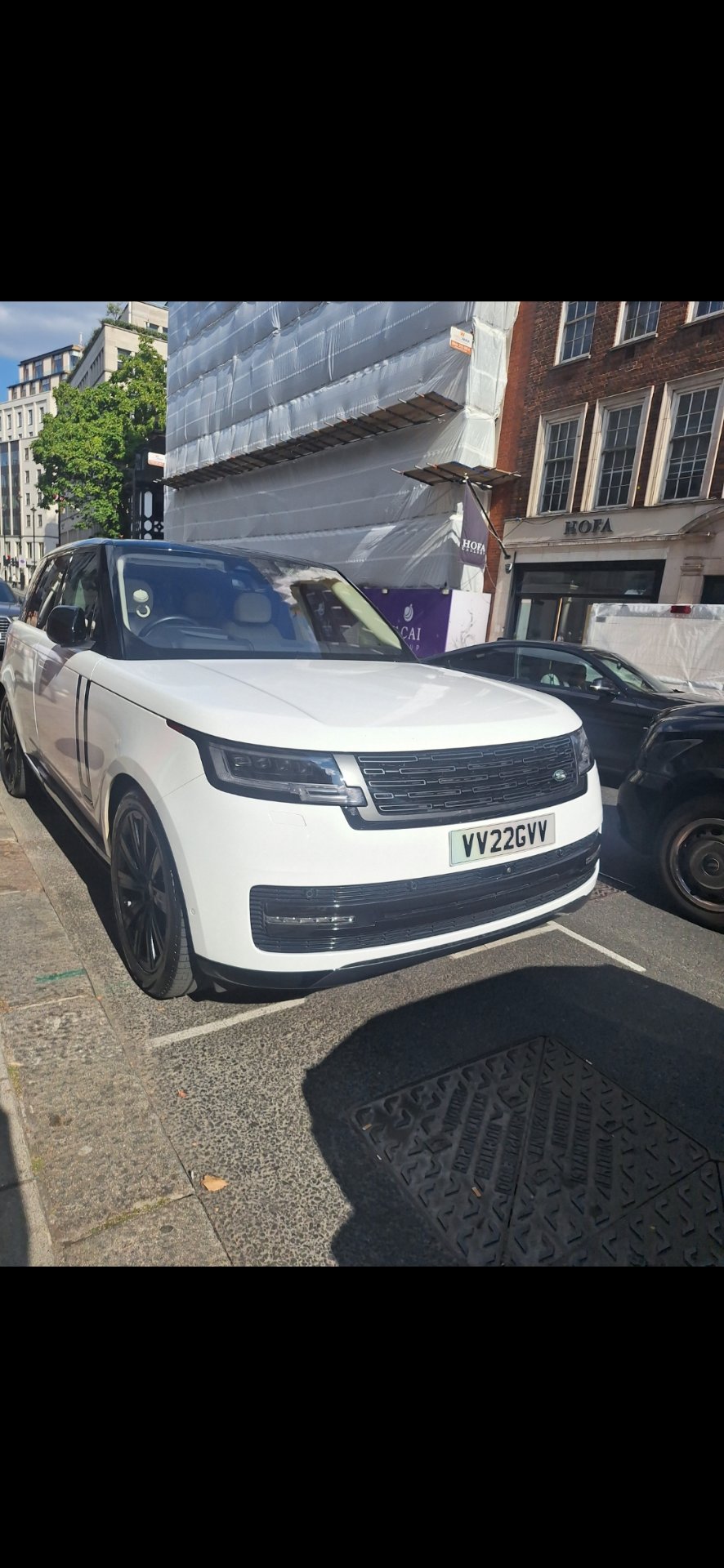 VV22 GVV spotted on Land Rover Range Rover