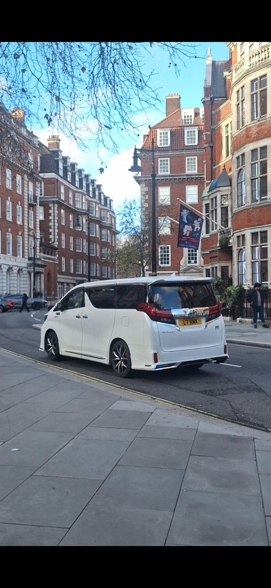 L7 KMX private number plate on a Toyota Alphard, spotted in London