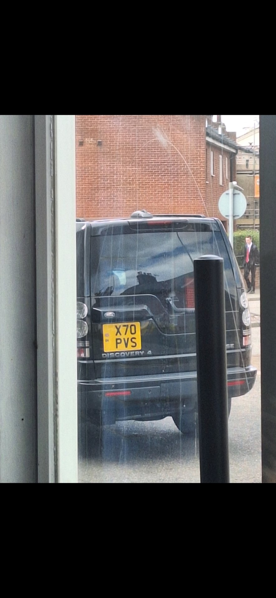 X70 PVS spotted on Land Rover Discovery
