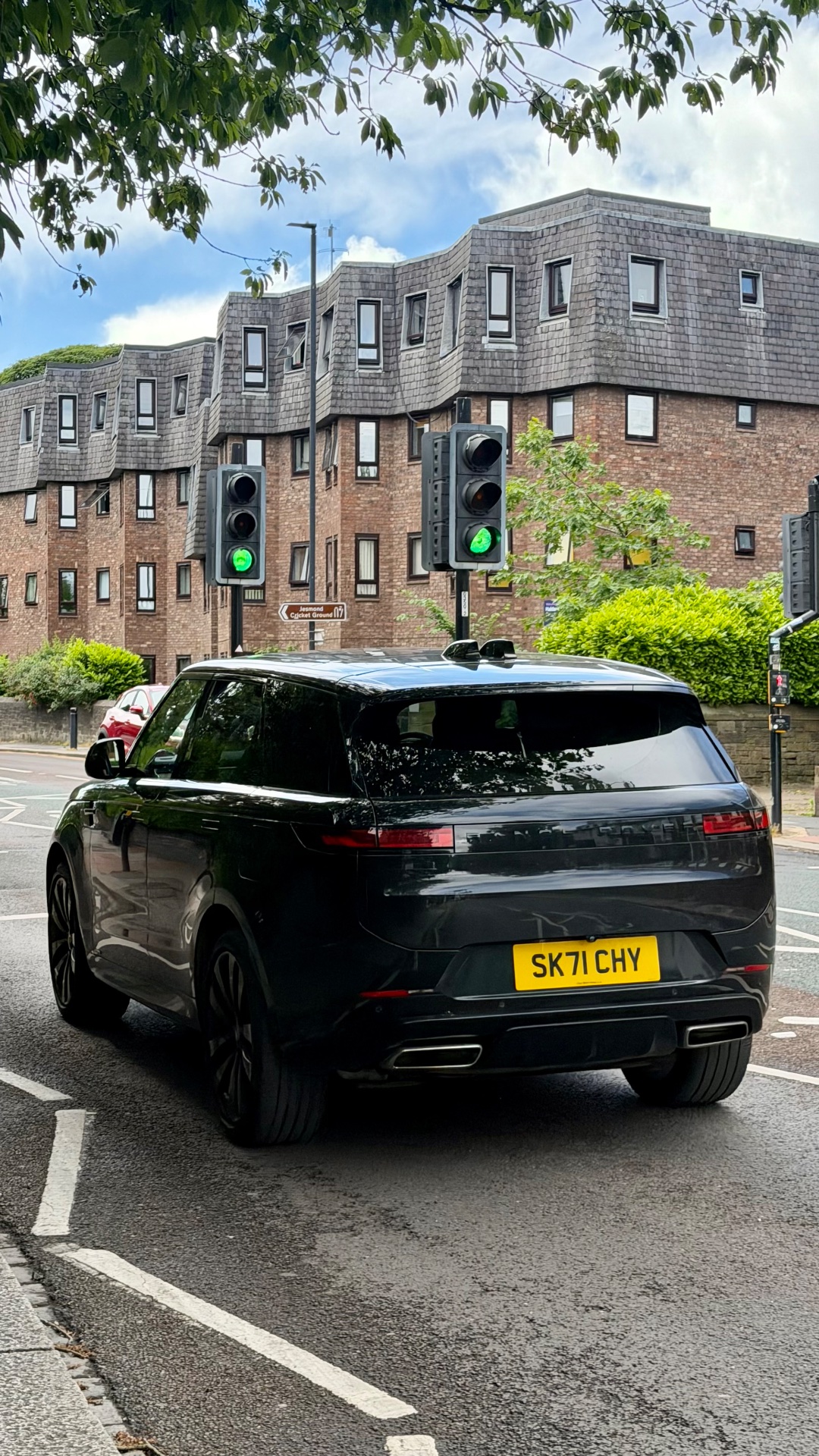 SK71 CHY spotted on Land Rover Range Rover Sport