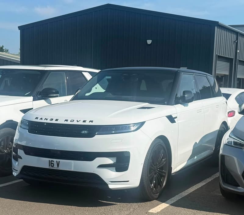 16 V spotted on Land Rover Range Rover Sport