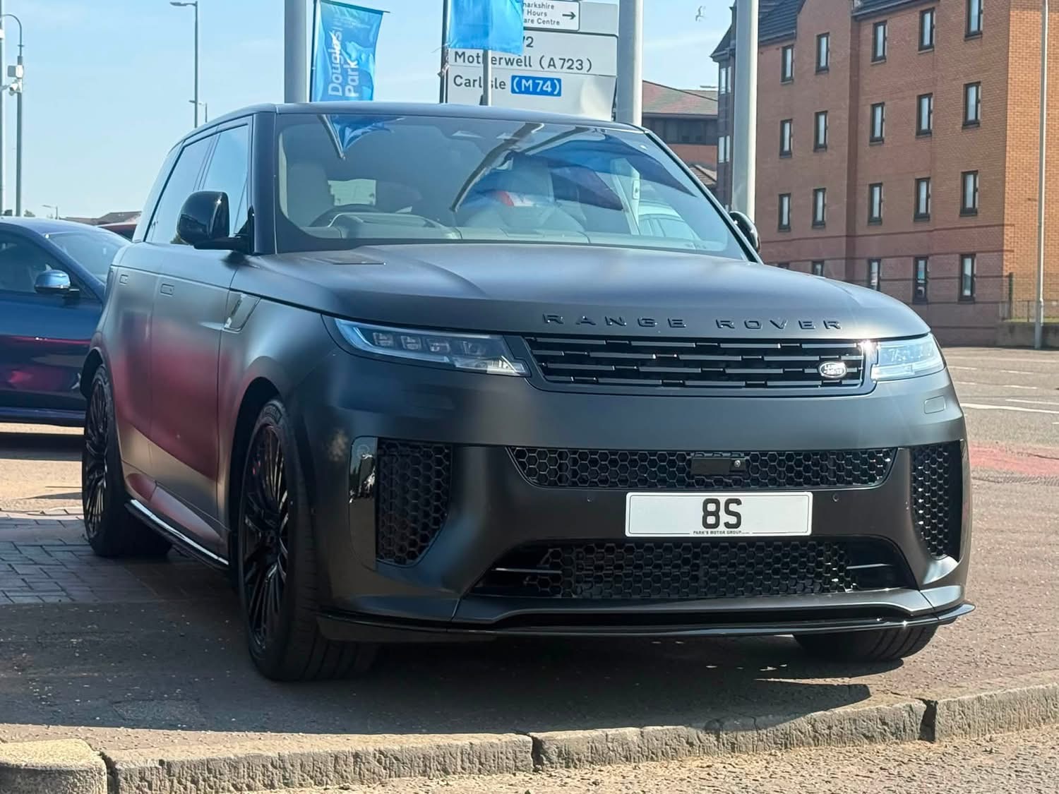 8 S spotted on Land Rover Range Rover Sport
