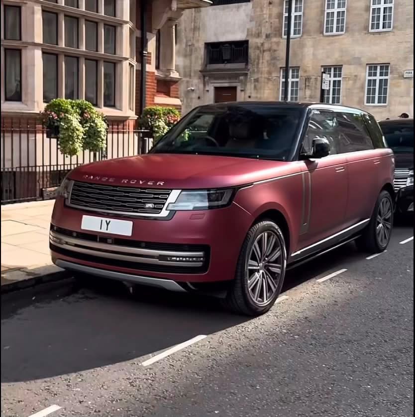 1 Y private number plate on a Land Rover Range Rover, spotted in Mayfair