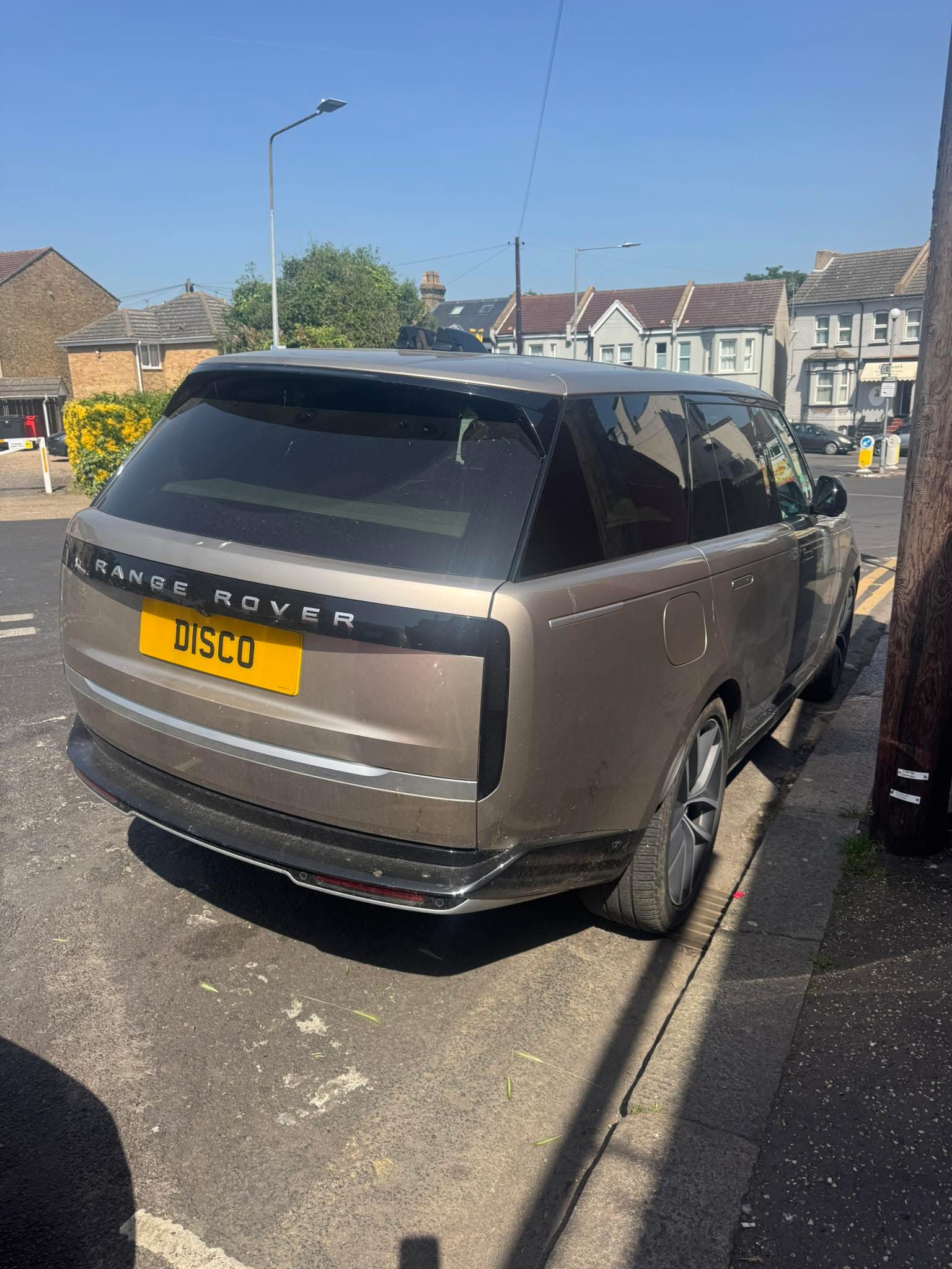D1 SCO spotted on Land Rover Range Rover