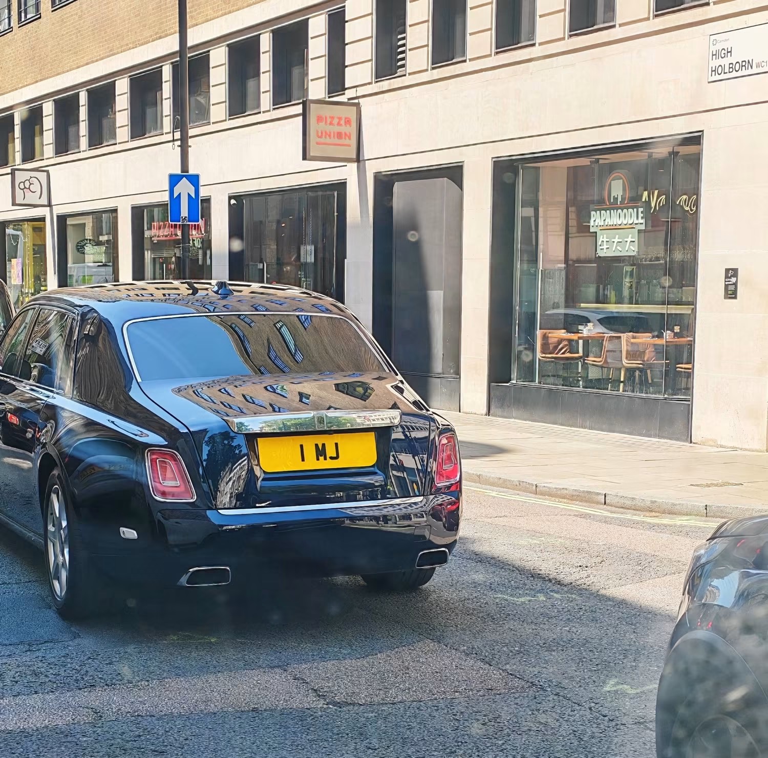 1 MJ spotted on Rolls-Royce Phantom